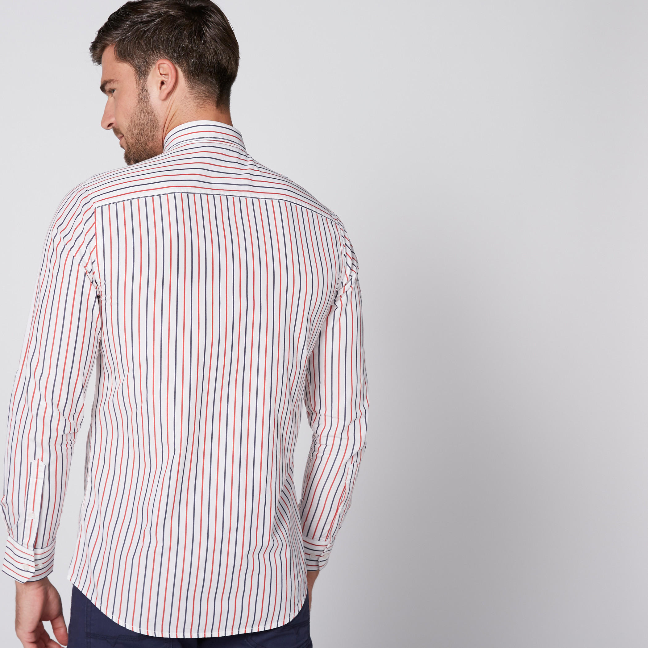 قميص مقلّم بأكمام طويلة وأزرار-men-clothing-shirts-image-3
