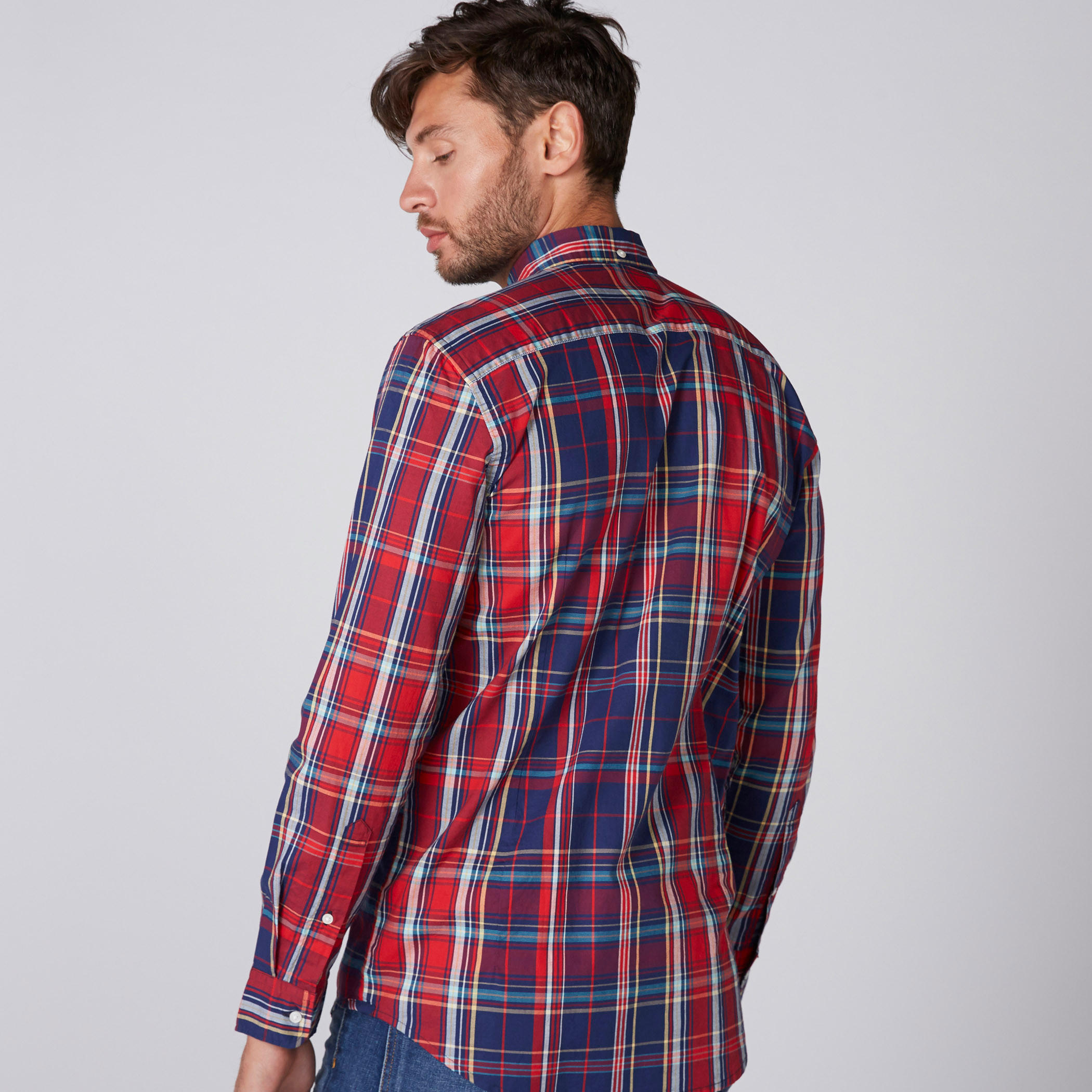 قميص كاروهات بأكمام طويلة وأزرار-men-clothing-shirts-image-3