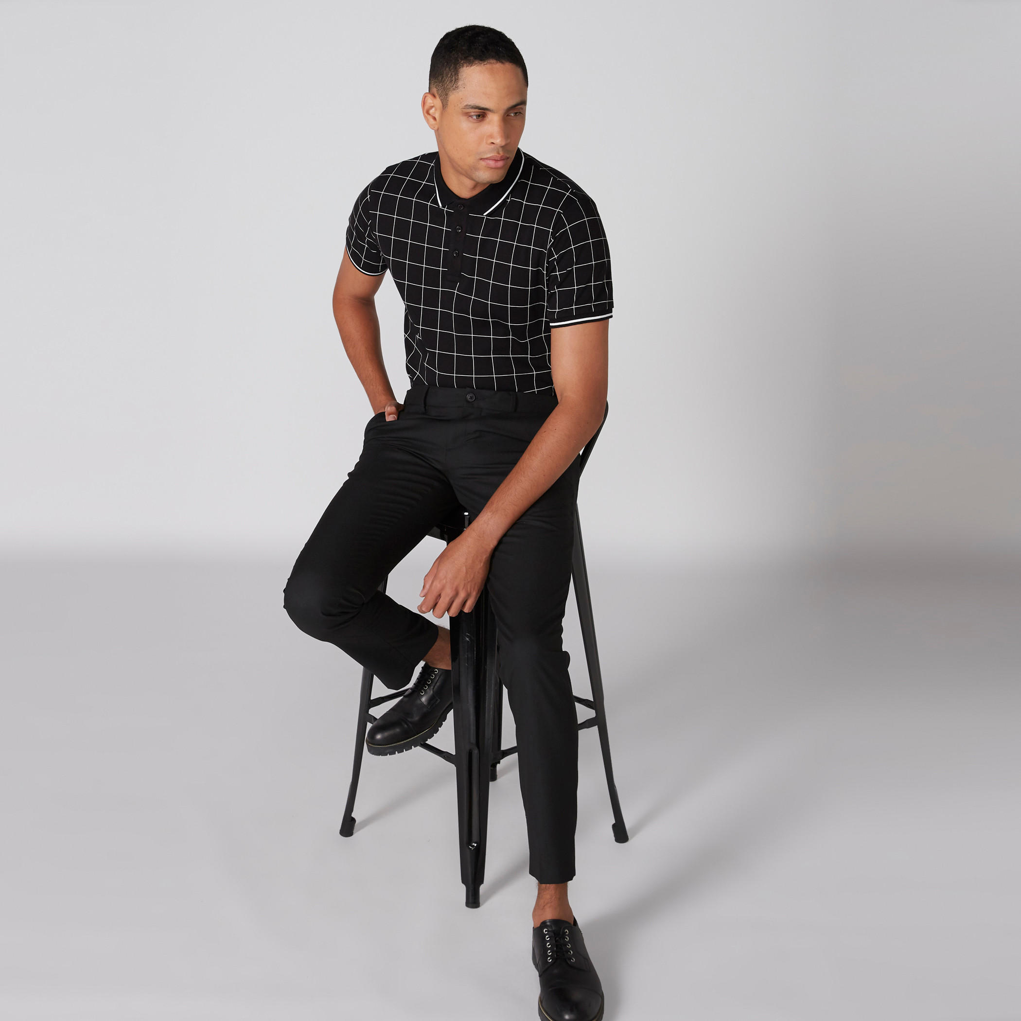 تيشيرت كاروهات بياقة بولو وأكمام قصيرة-men-clothing-tshirtsandpolos-polos-image-1
