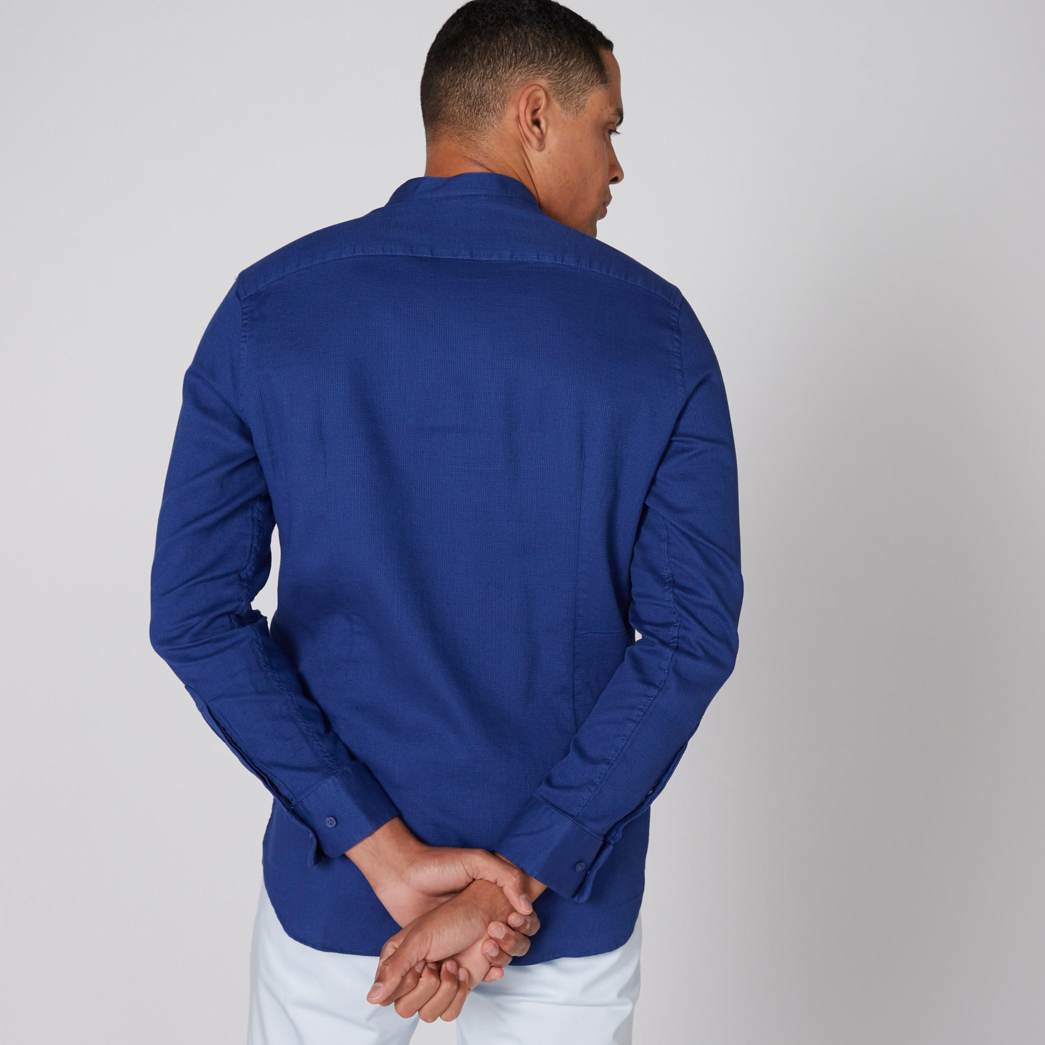قميص بأكمام طويلة وياقة ماندارين وأزرار-men-clothing-shirts-image-3