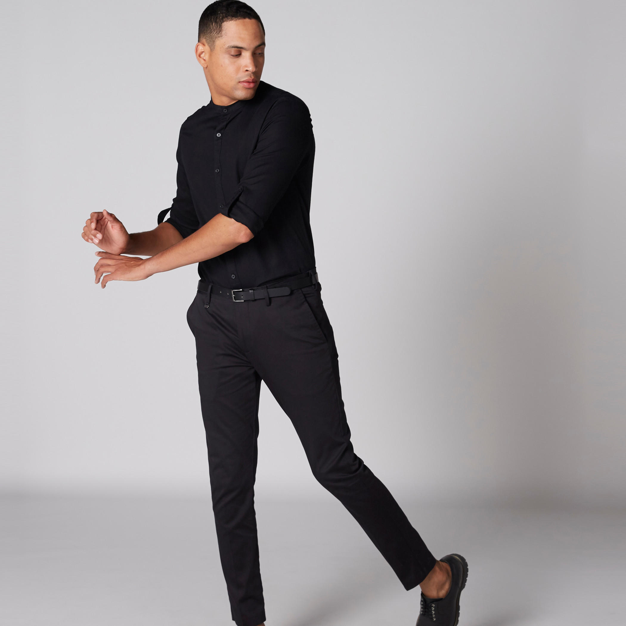 قميص بأكمام طويلة وياقة ماندارين وأزرار-men-clothing-shirts-image-2