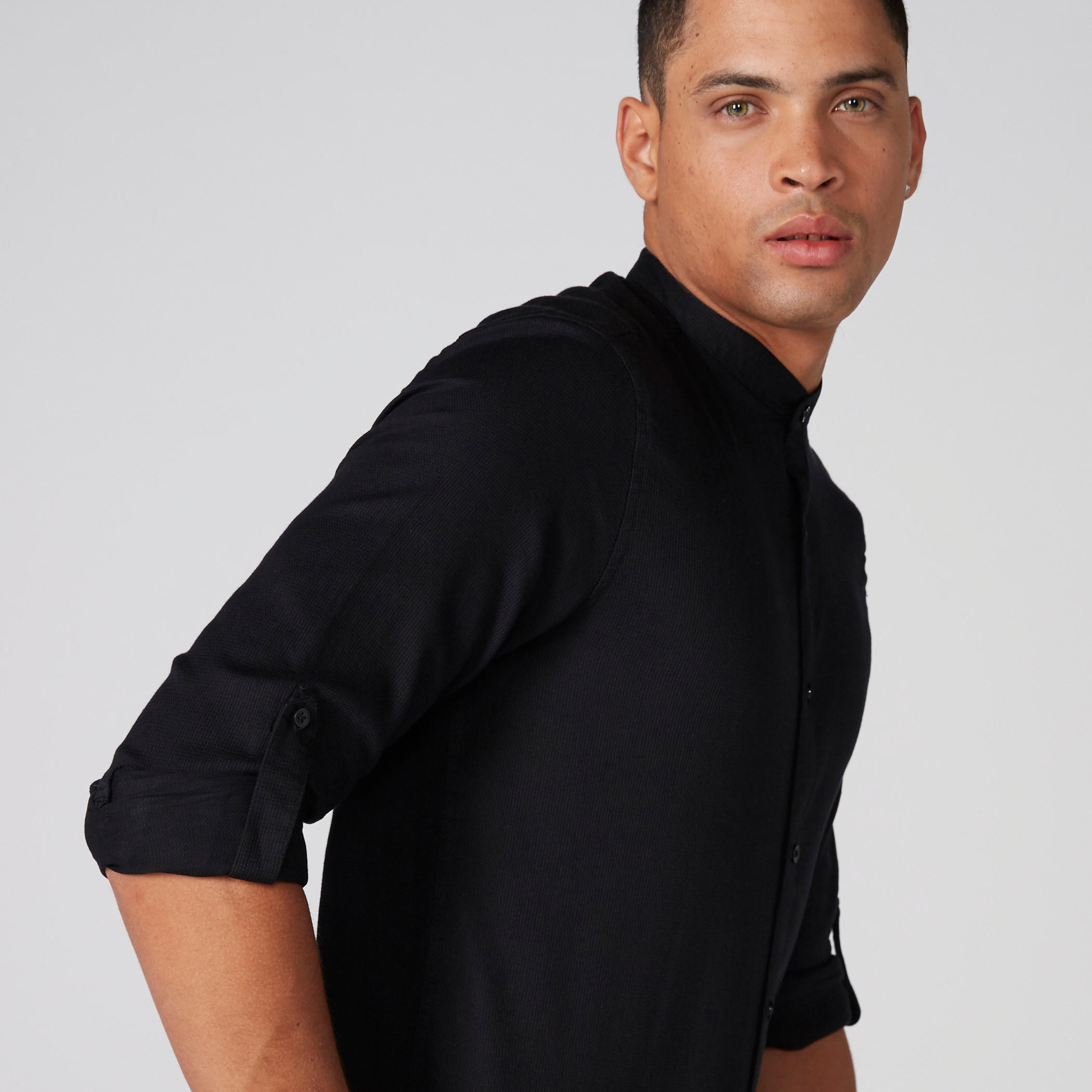 قميص بأكمام طويلة وياقة ماندارين وأزرار-men-clothing-shirts-image-1