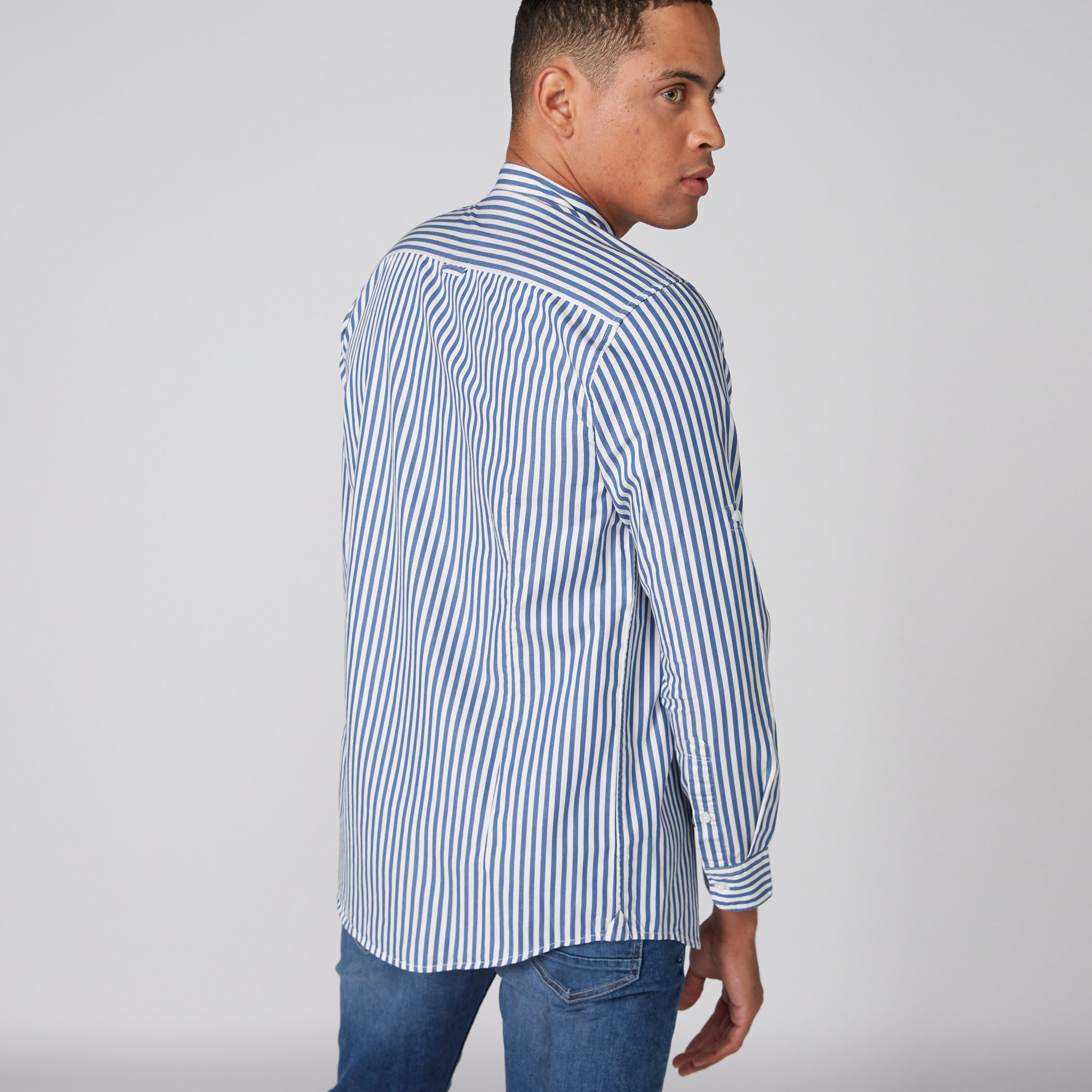 قميص مقلّم بأكمام طويلة وأزرار-men-clothing-shirts-image-3