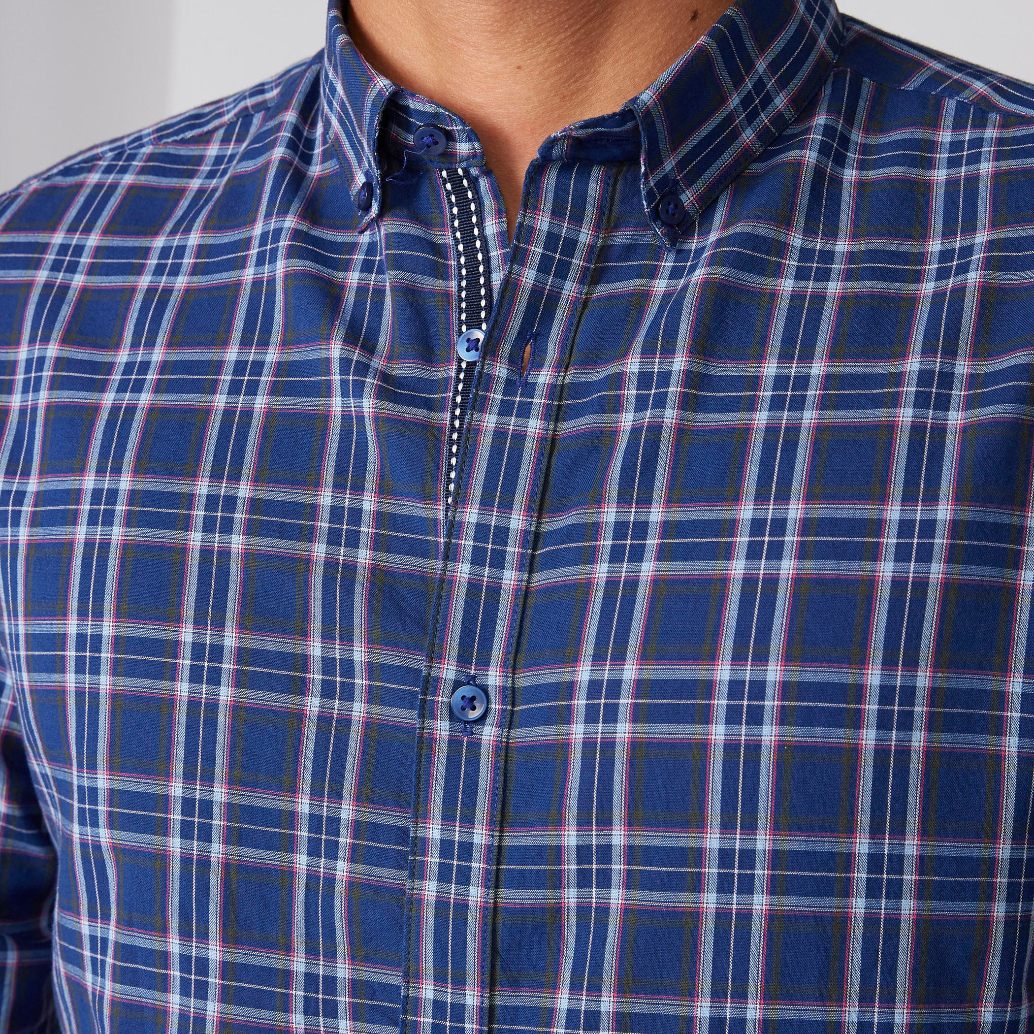 قميص كاروهات بأكمام طويلة وأزرار-men-clothing-shirts-image-1