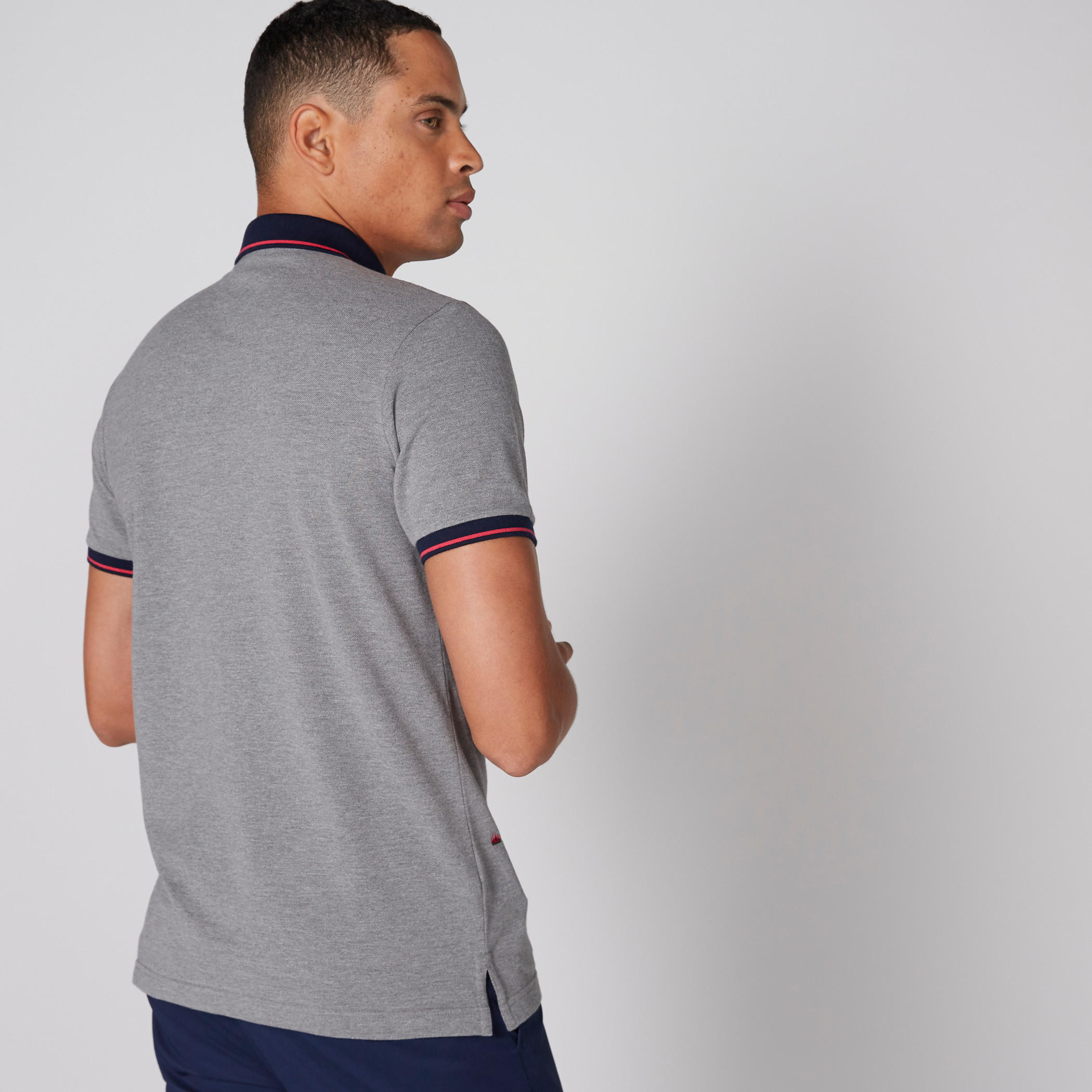 تيشيرت مطرّز بياقة بولو وأكمام قصيرة-men-clothing-tshirtsandpolos-polos-image-2