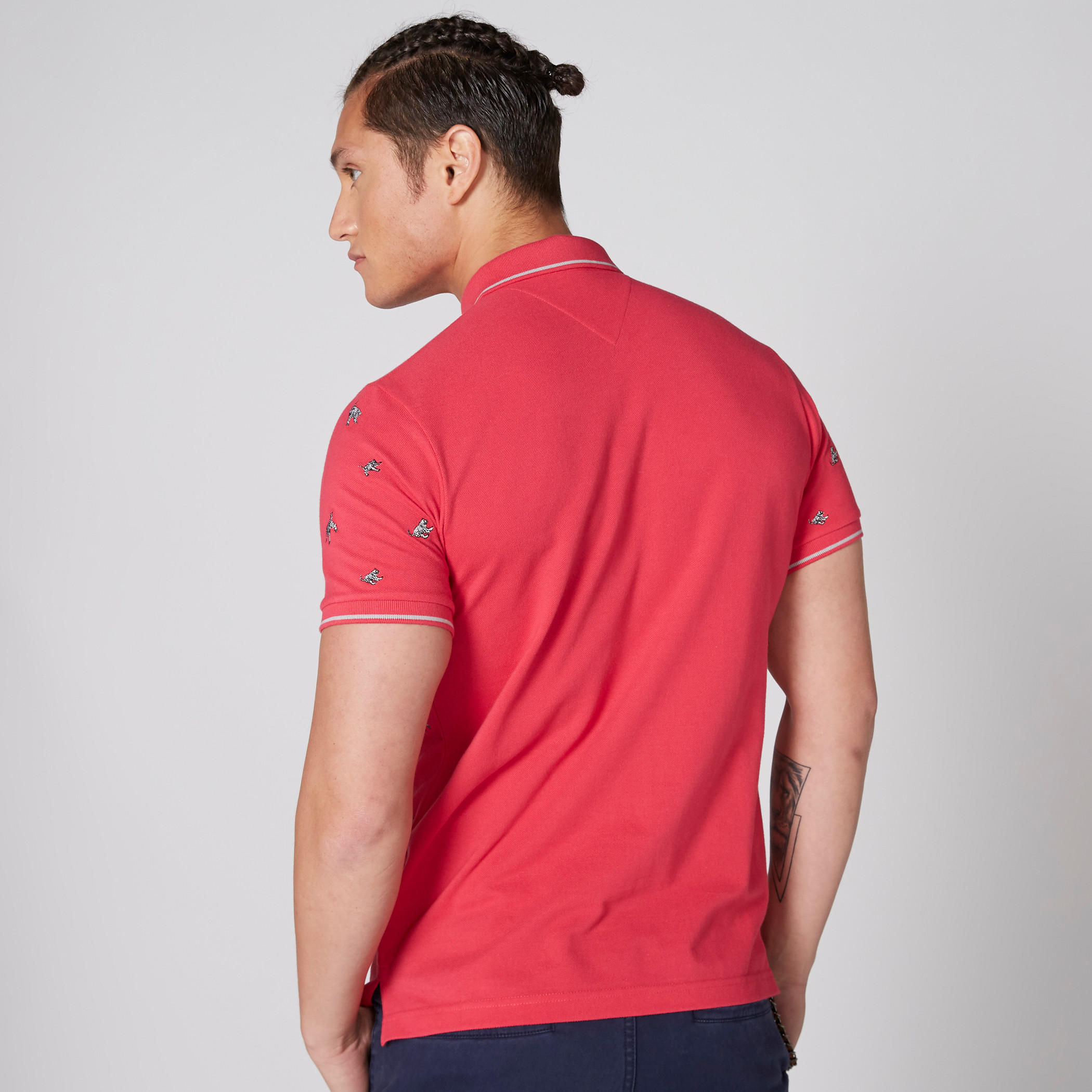 تيشيرت مطرّز بياقة بولو وأكمام قصيرة-men-clothing-tshirtsandpolos-polos-image-2