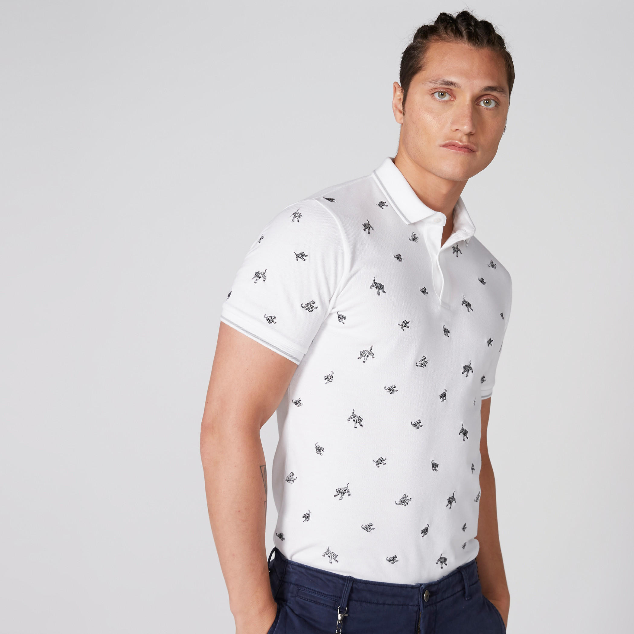 تيشيرت مطرّز بياقة بولو وأكمام قصيرة-men-clothing-tshirtsandpolos-polos-image-3