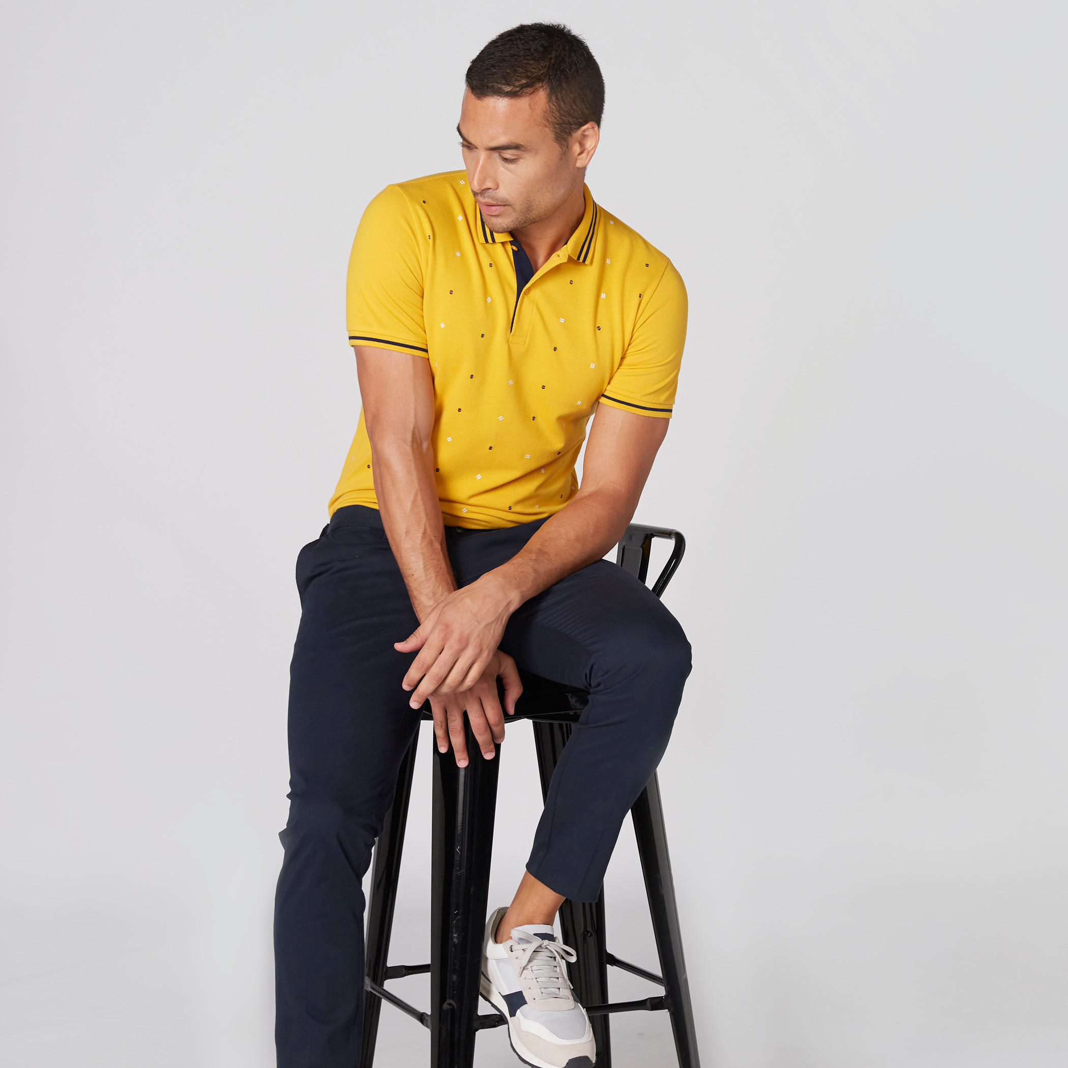 تيشيرت مطرّز بياقة بولو وأكمام قصيرة-men-clothing-tshirtsandpolos-polos-image-3