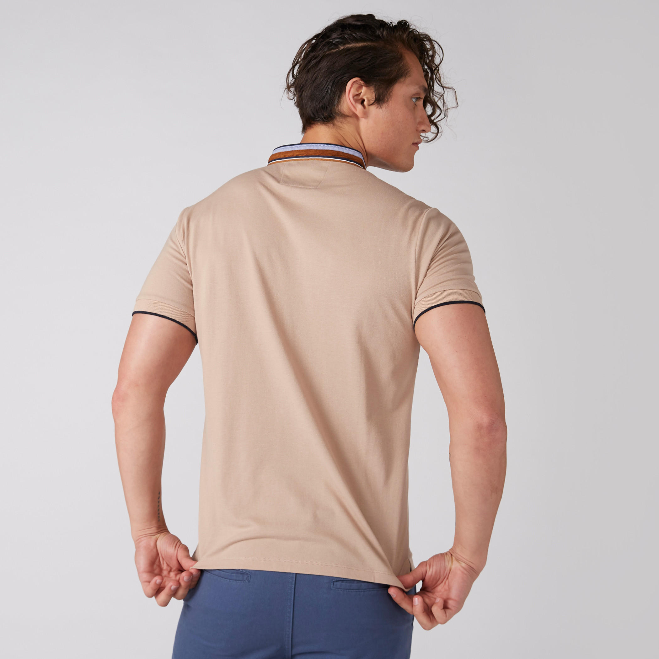 تيشيرت بارز الملمس بياقة ماندراين وأكمام قصيرة-men-clothing-tshirtsandpolos-polos-image-2