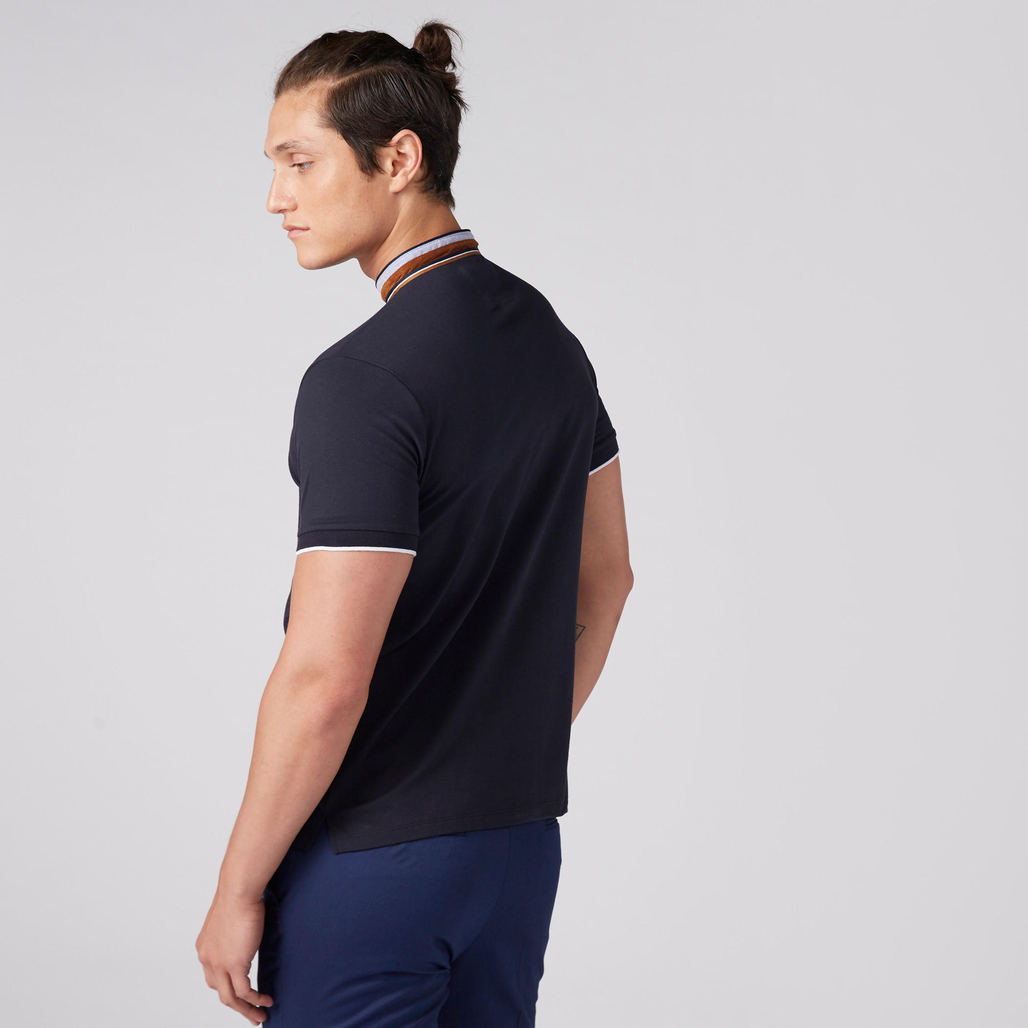 تيشيرت بارز الملمس بياقة ماندراين وأكمام قصيرة-men-clothing-tshirtsandpolos-polos-image-6