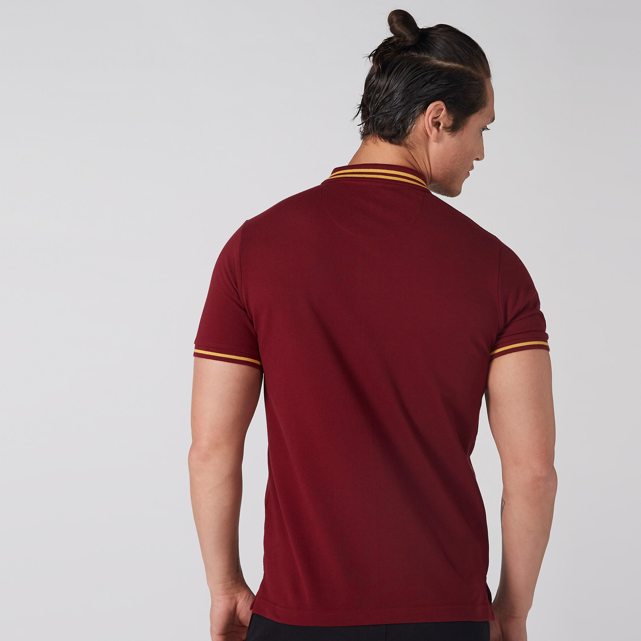 تيشيرت مطرّز بياقة بولو وأكمام قصيرة-men-clothing-tshirtsandpolos-polos-image-2