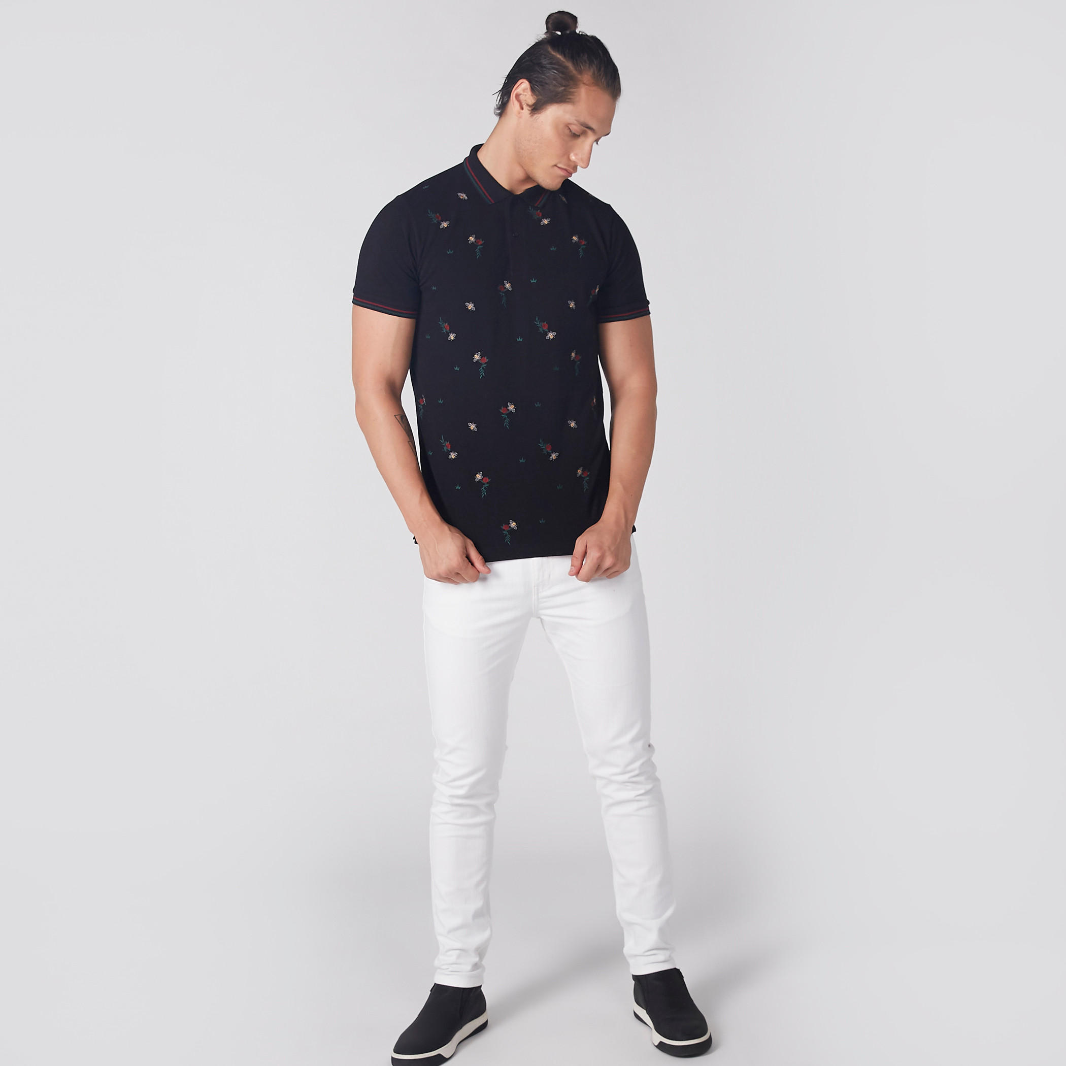 Embroidered T-Shirt with Polo Neck and Short Sleeves-men-clothing-tshirtsandpolos-polos-image-3