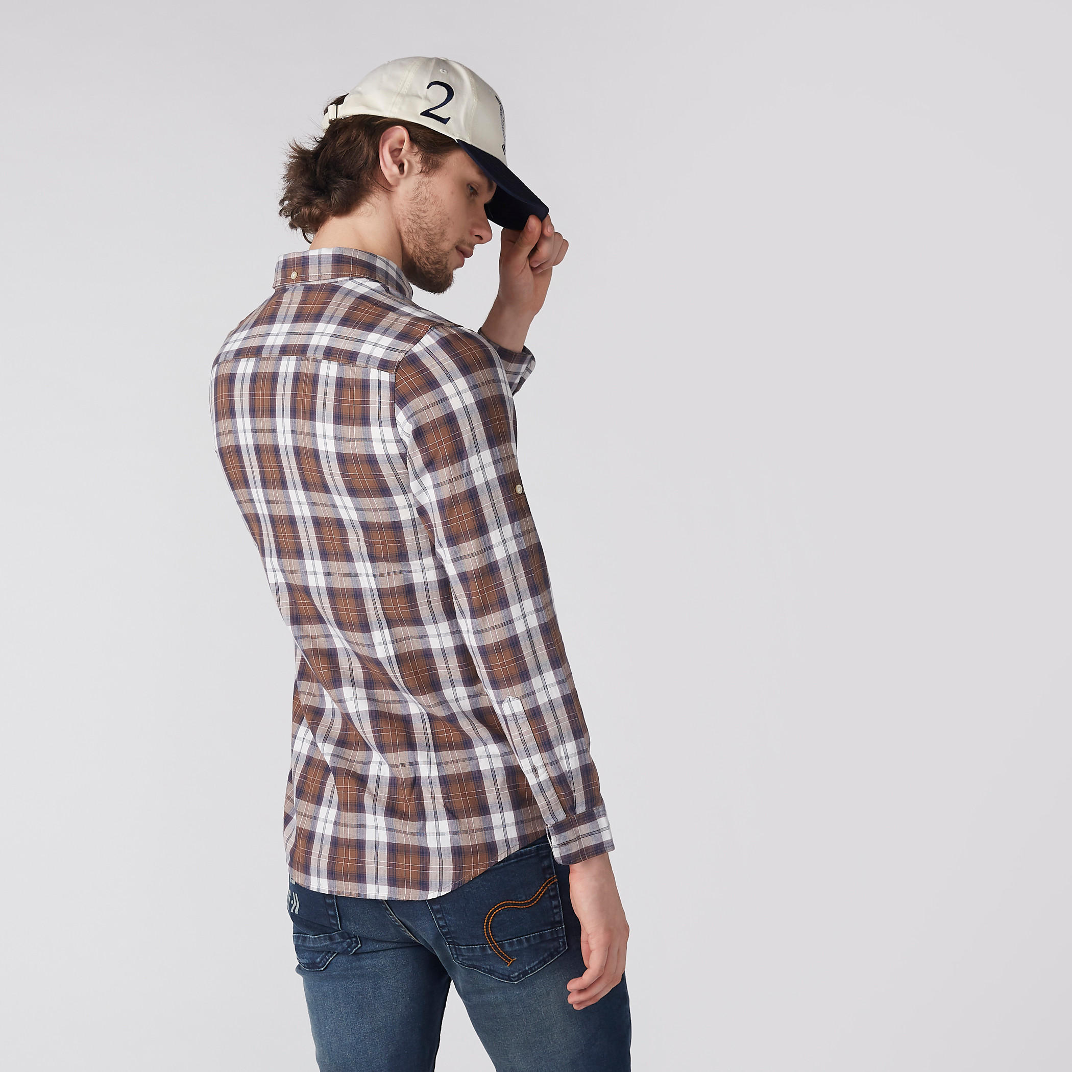 قميص كاروهات بأكمام طويلة وأزرار-men-clothing-shirts-image-4
