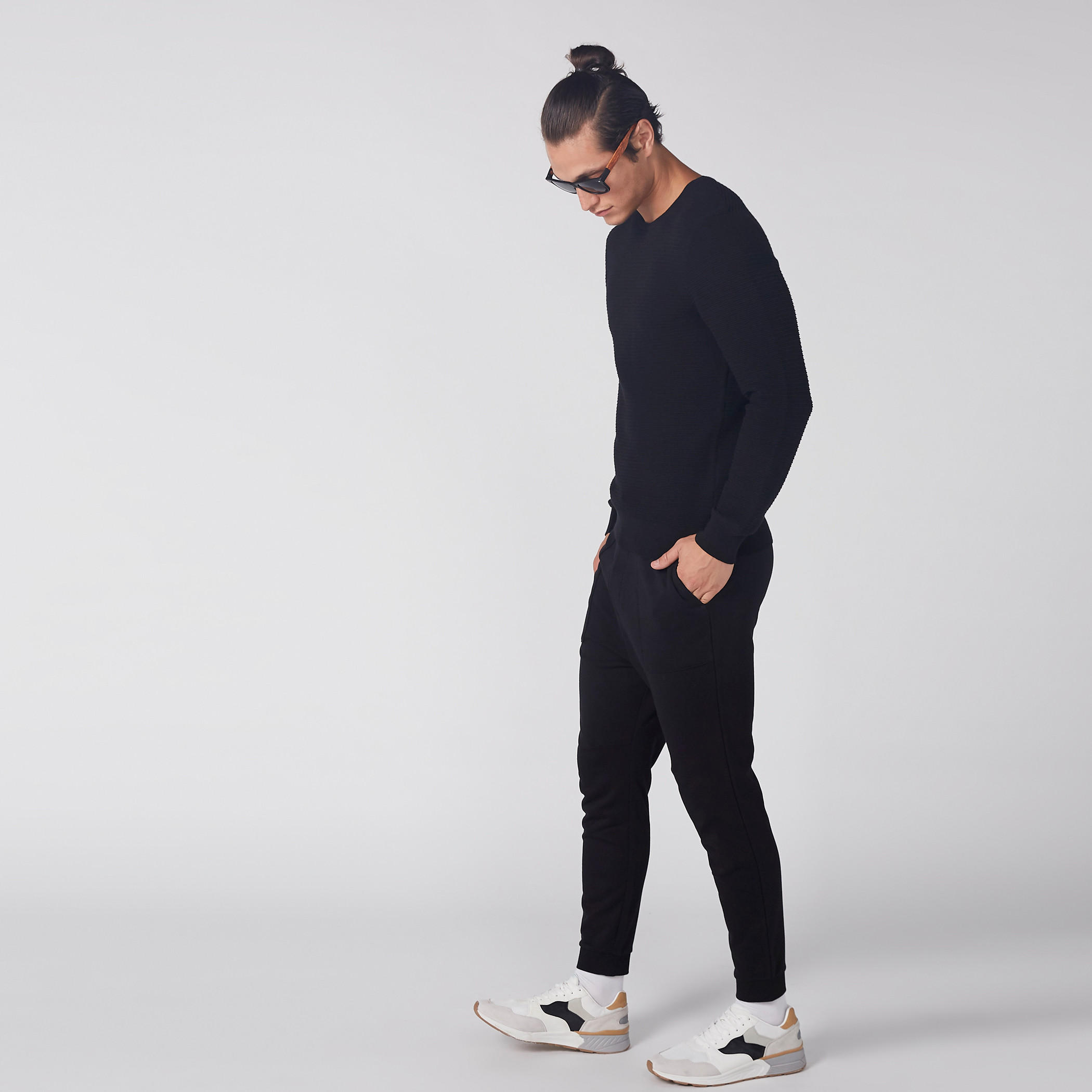 سويت شيرت بارز الملمس بياقة مستديرة وأكمام طويلة-men-winterwear-hoodiesandsweatshirts-image-3