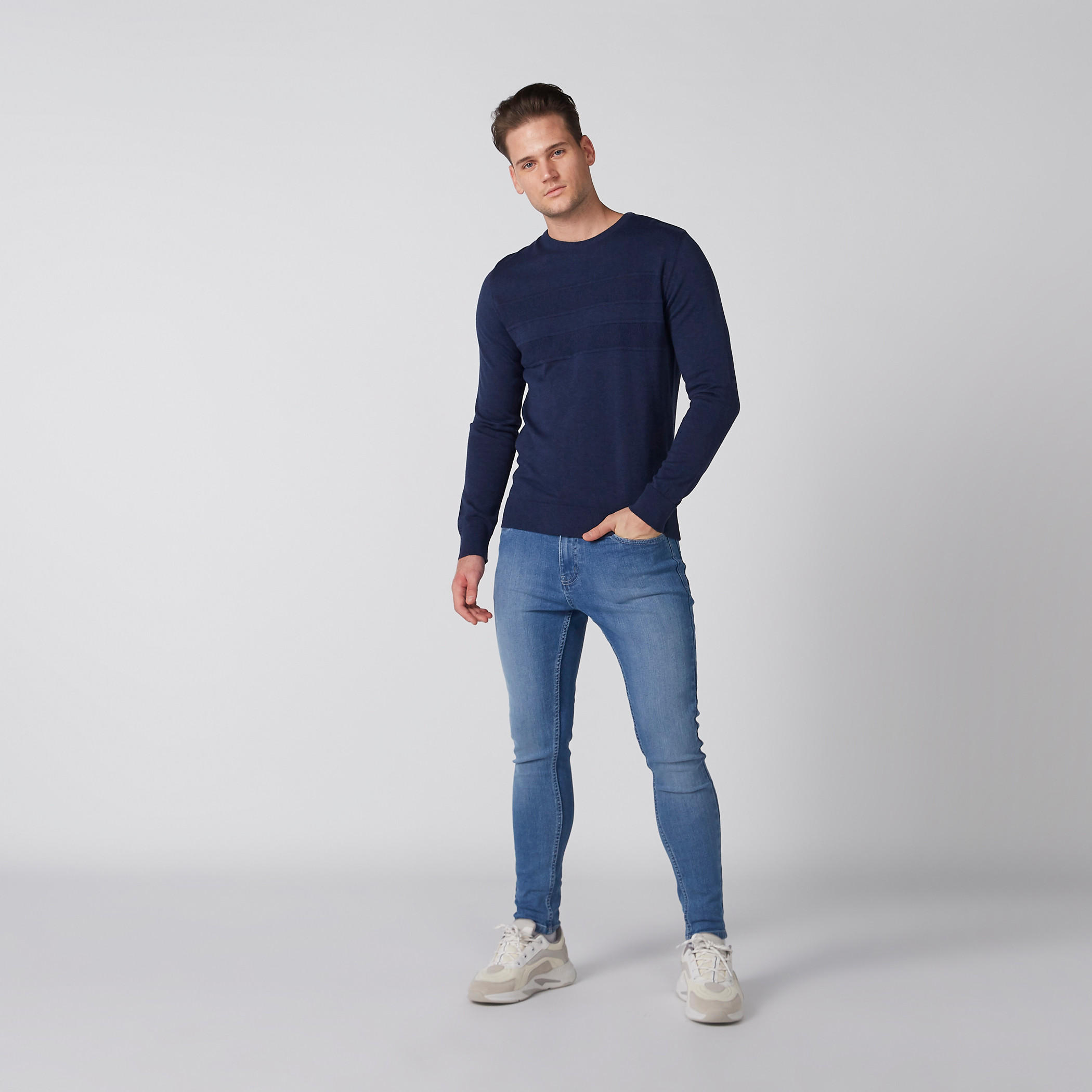 كنزة بتصميم مخطط وياقة ضيقة مع أكمام طويلة-men-clothing-sweatersandpullovers-image-2