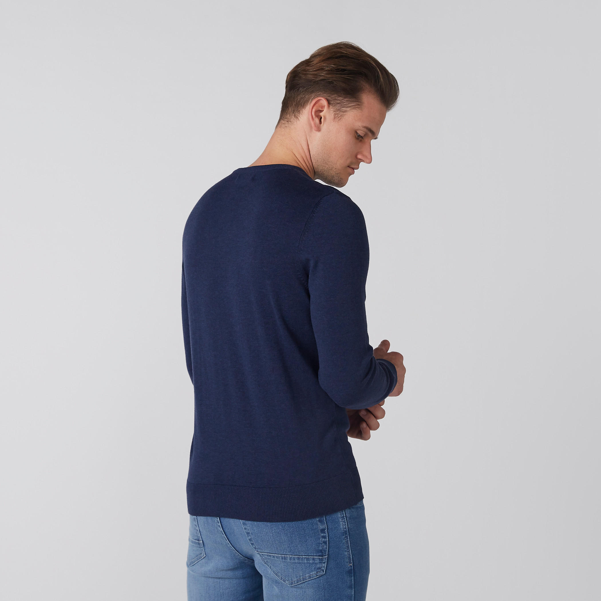 كنزة بتصميم مخطط وياقة ضيقة مع أكمام طويلة-men-clothing-sweatersandpullovers-image-4
