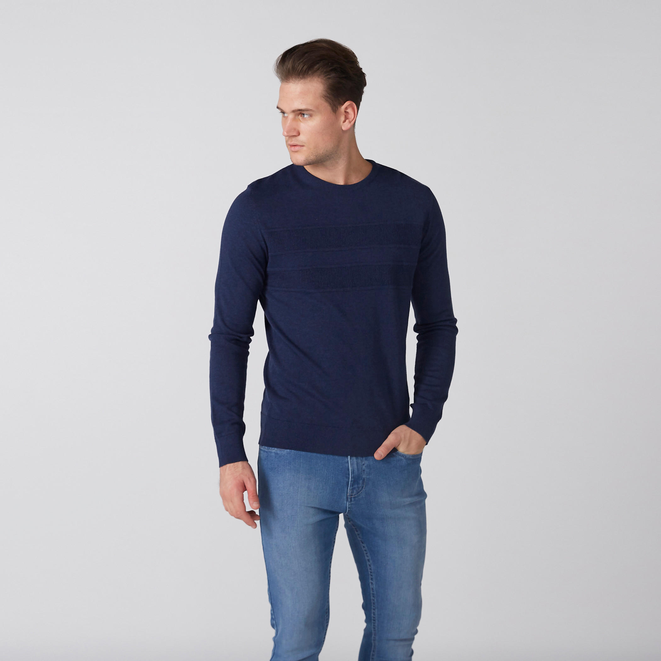 كنزة بتصميم مخطط وياقة ضيقة مع أكمام طويلة-men-clothing-sweatersandpullovers-image-1
