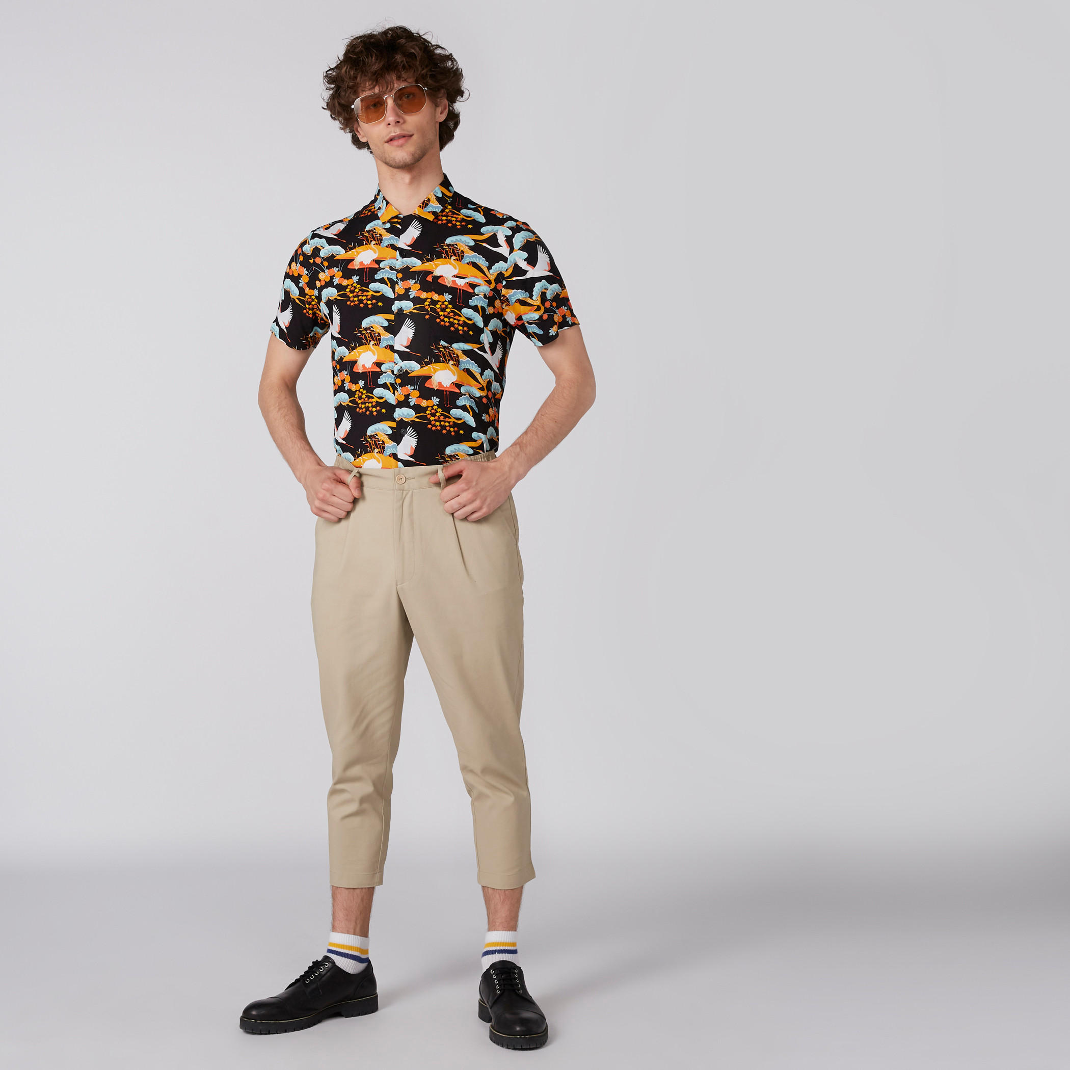 قميص بأكمام قصيرة وأزرار وطبعات-men-clothing-shirts-image-2