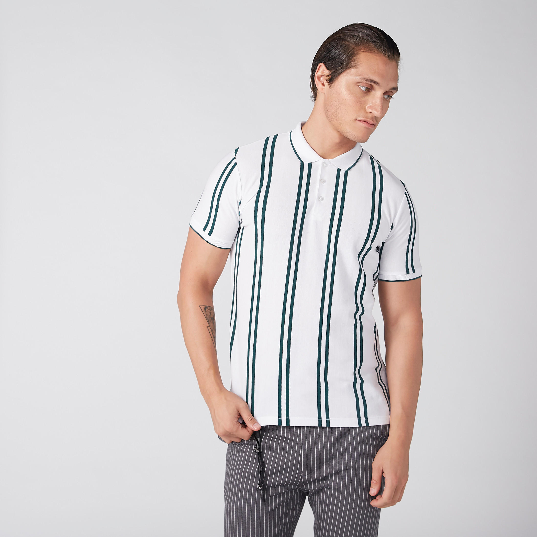 تيشيرت مقلّم بياقة بولو وأكمام قصيرة-men-clothing-tshirtsandpolos-polos-image-1