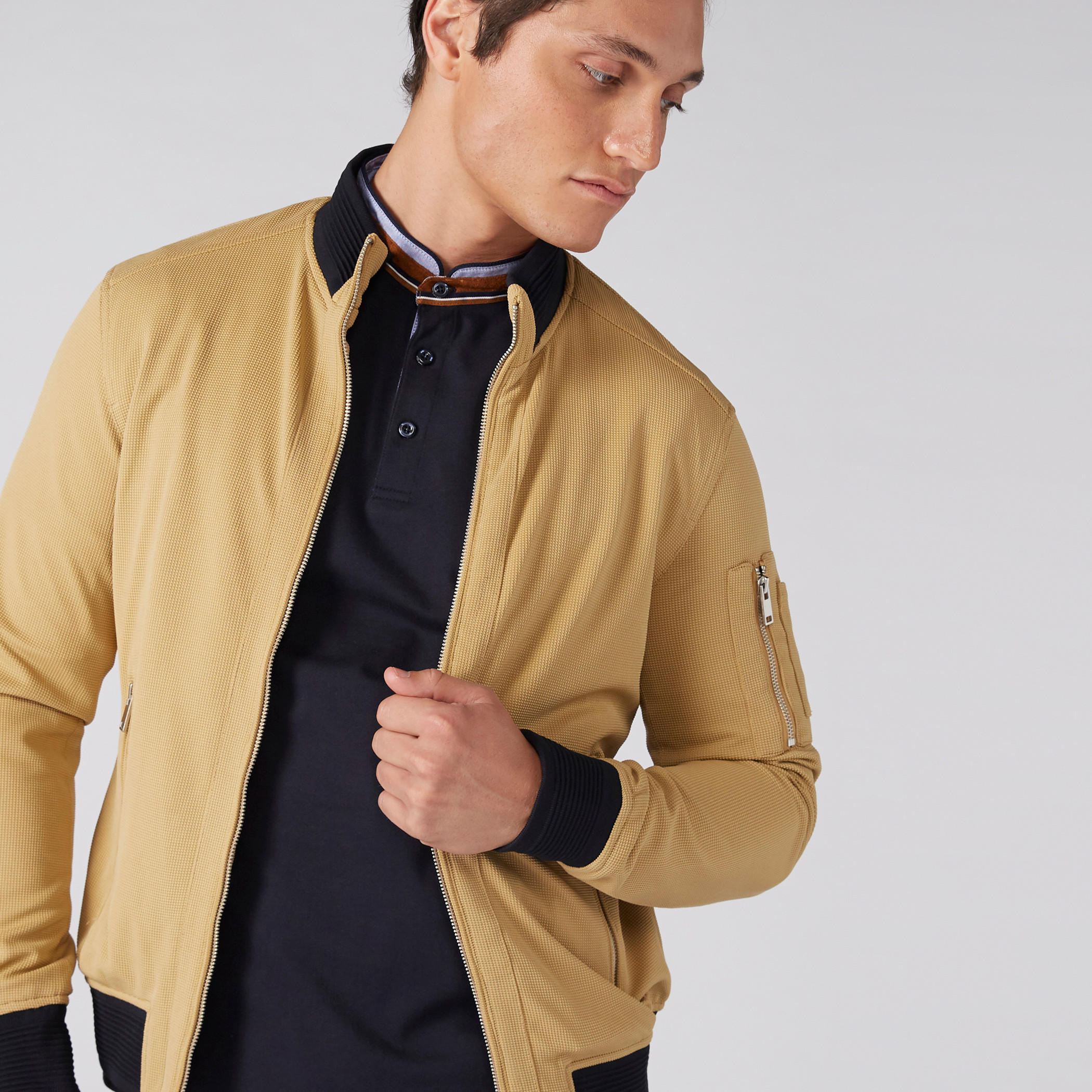 جاكيت بارز الملمس بأكمام طويلة وسحّاب إغلاق وجيوب-men-clothing-jacketsandblazers-jackets-image-1
