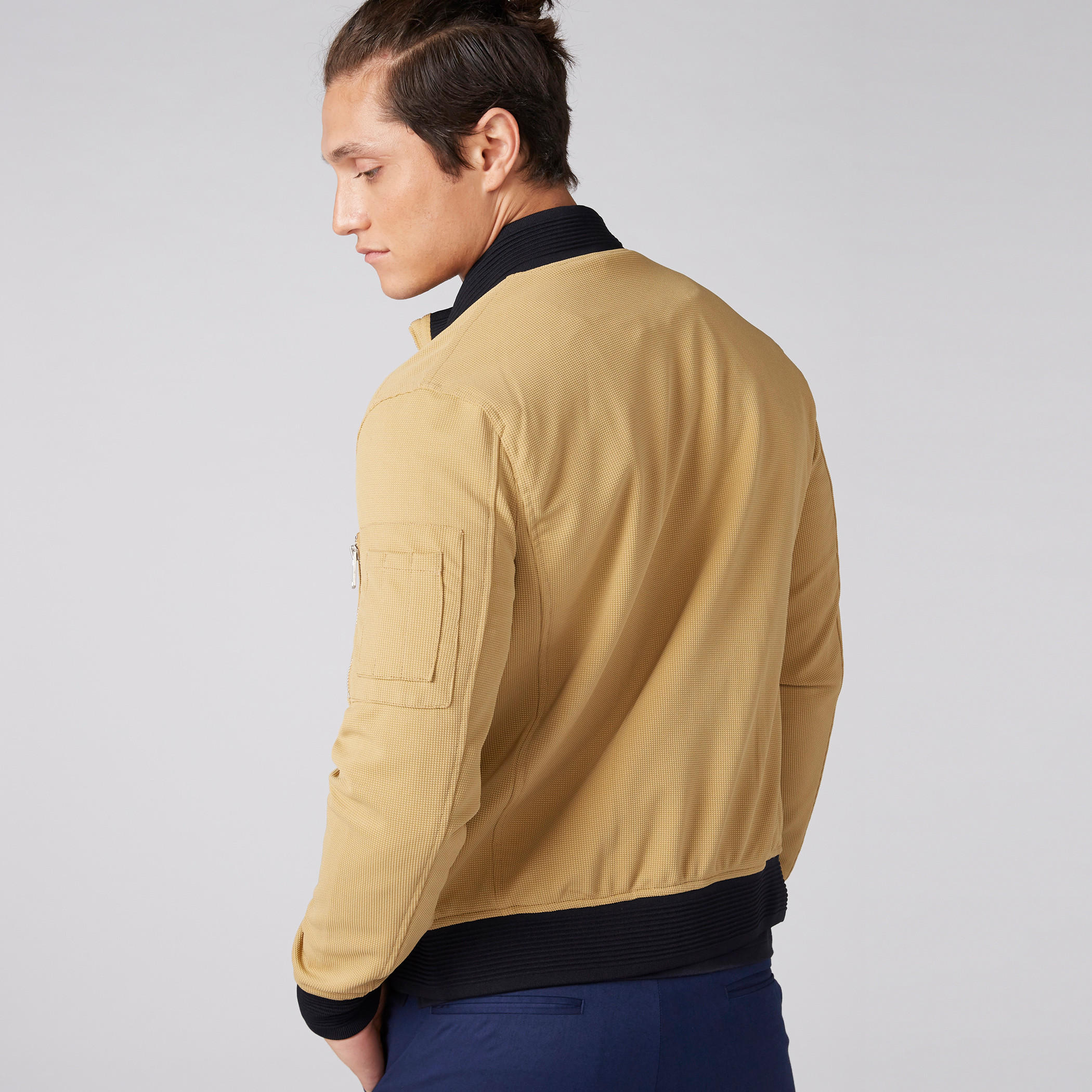جاكيت بارز الملمس بأكمام طويلة وسحّاب إغلاق وجيوب-men-clothing-jacketsandblazers-jackets-image-2