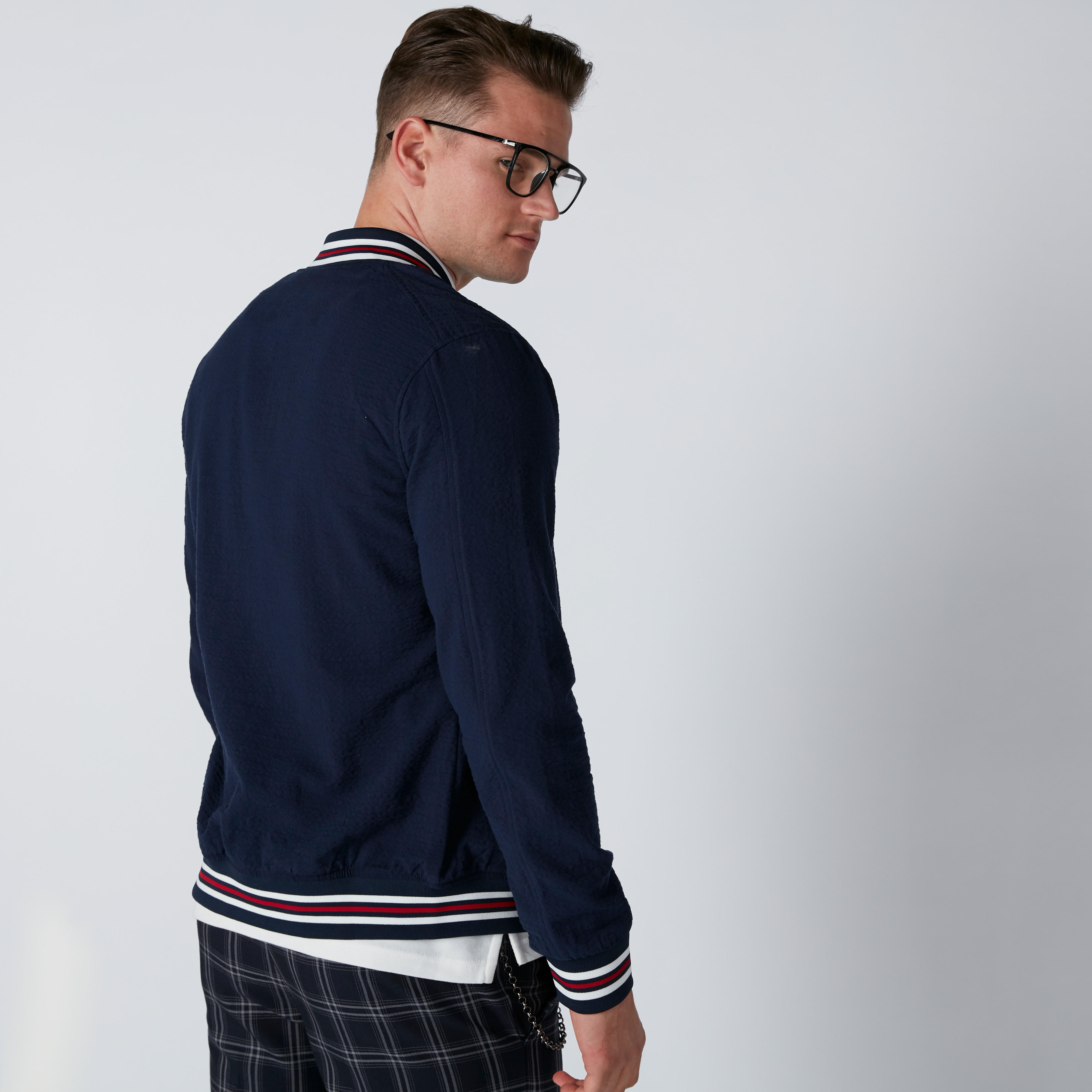 جاكيت بومبر مستدامة بأكمام طويلة وجيوب -men-clothing-jacketsandblazers-jackets-image-2