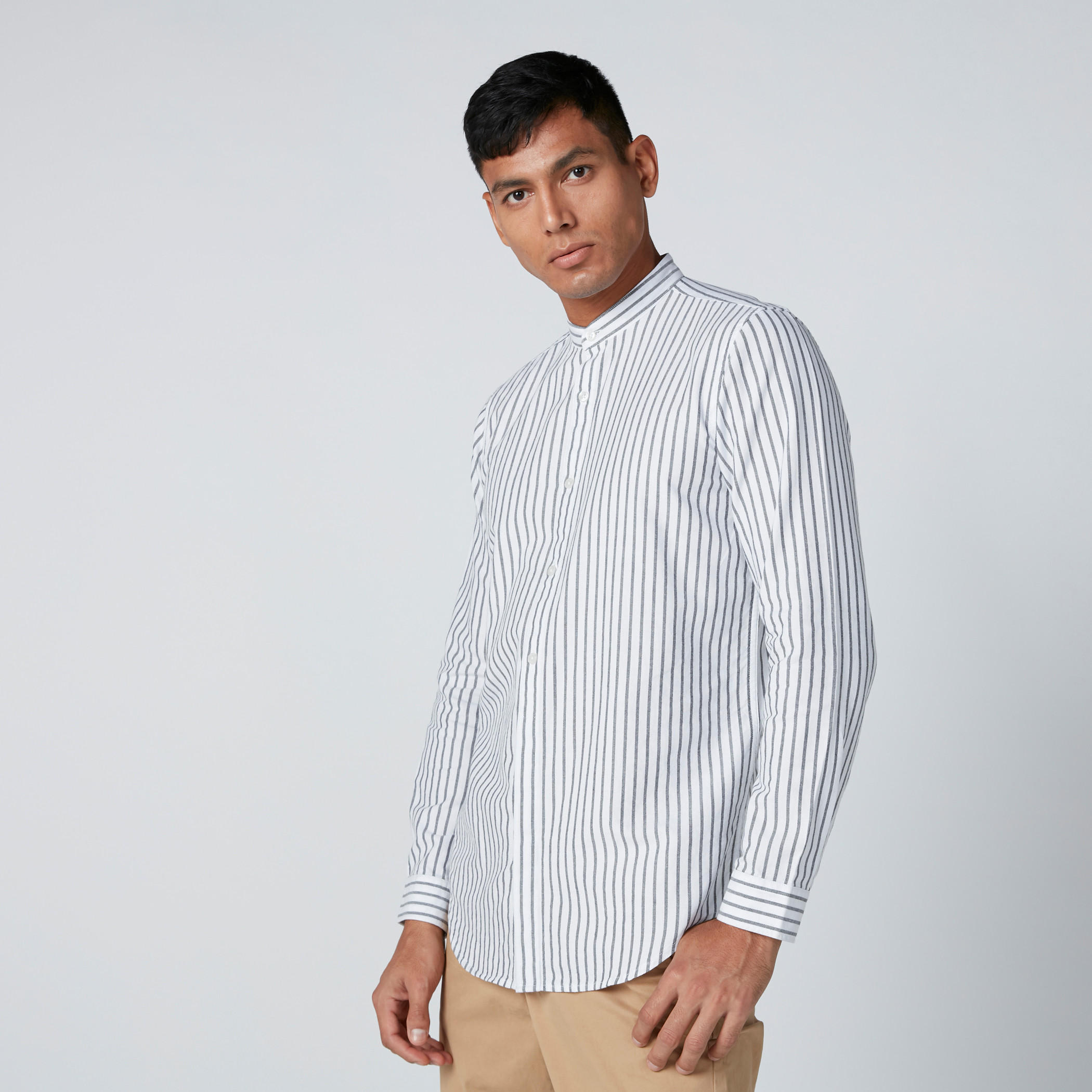 قميص مقلّم بياقة ماندارين وأكمام طويلة-men-clothing-shirts-image-1