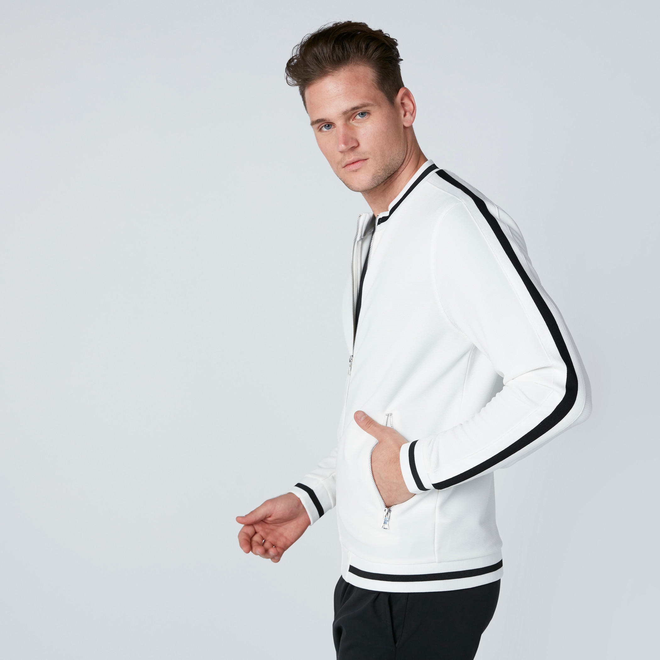 جاكيت بومبر بأكمام طويلة وسحّاب إغلاق-men-clothing-jacketsandblazers-jackets-image-4