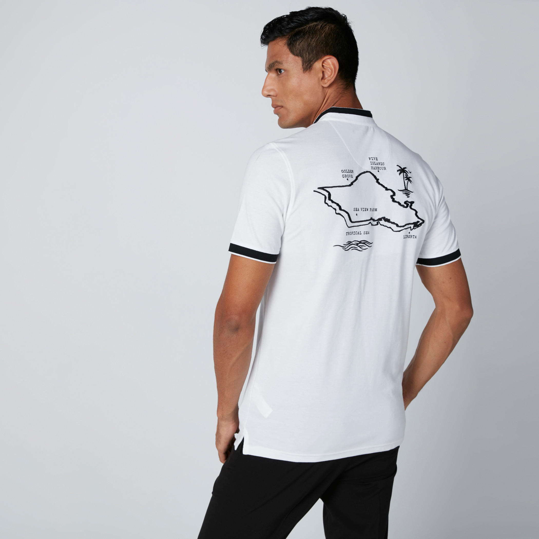 تيشيرت مطرز بياقة ماندارين وأكمام قصيرة وطبعات-men-clothing-tshirtsandpolos-polos-image-2