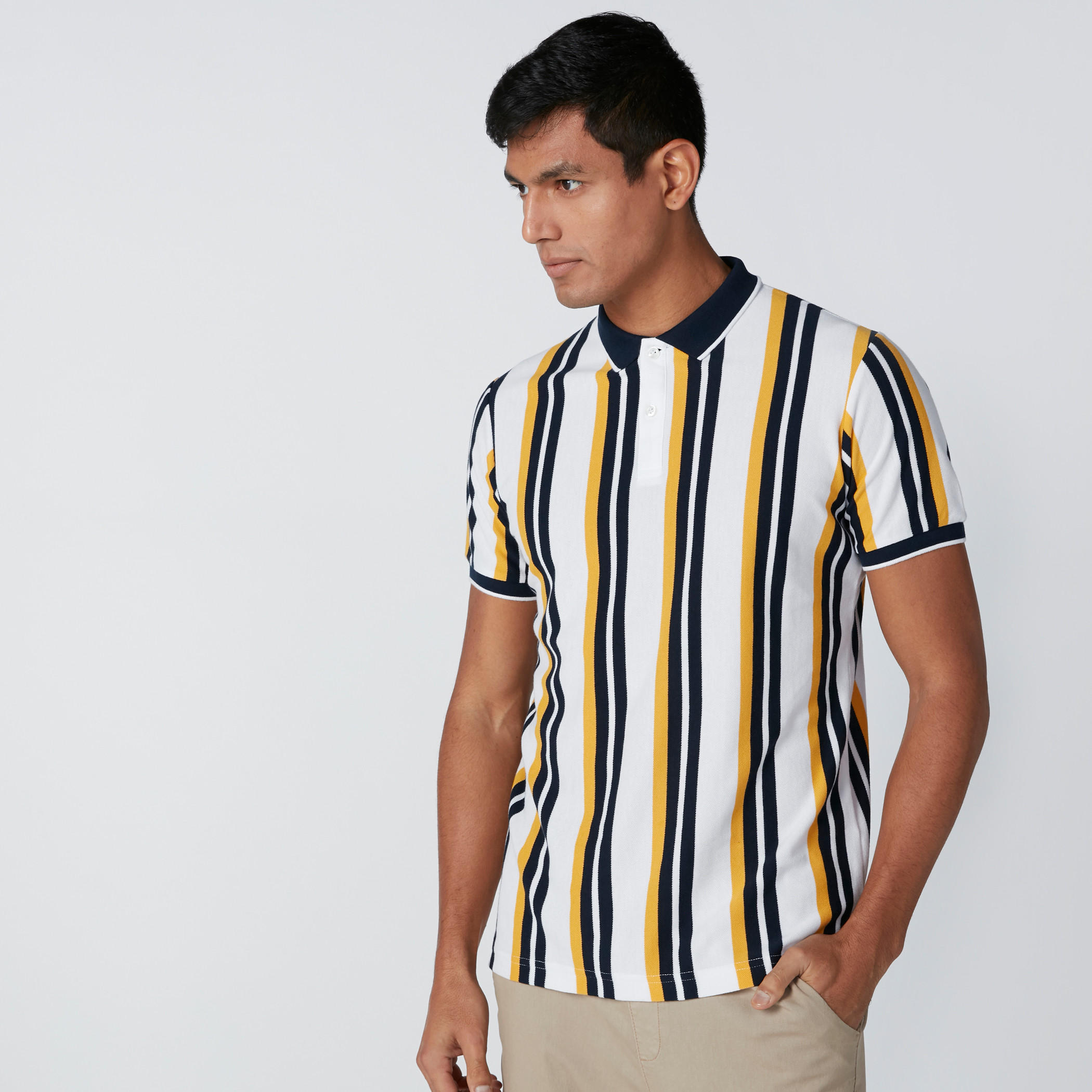 تيشيرت مقلّم بياقة بولو وأكمام قصيرة-men-clothing-tshirtsandpolos-polos-image-1