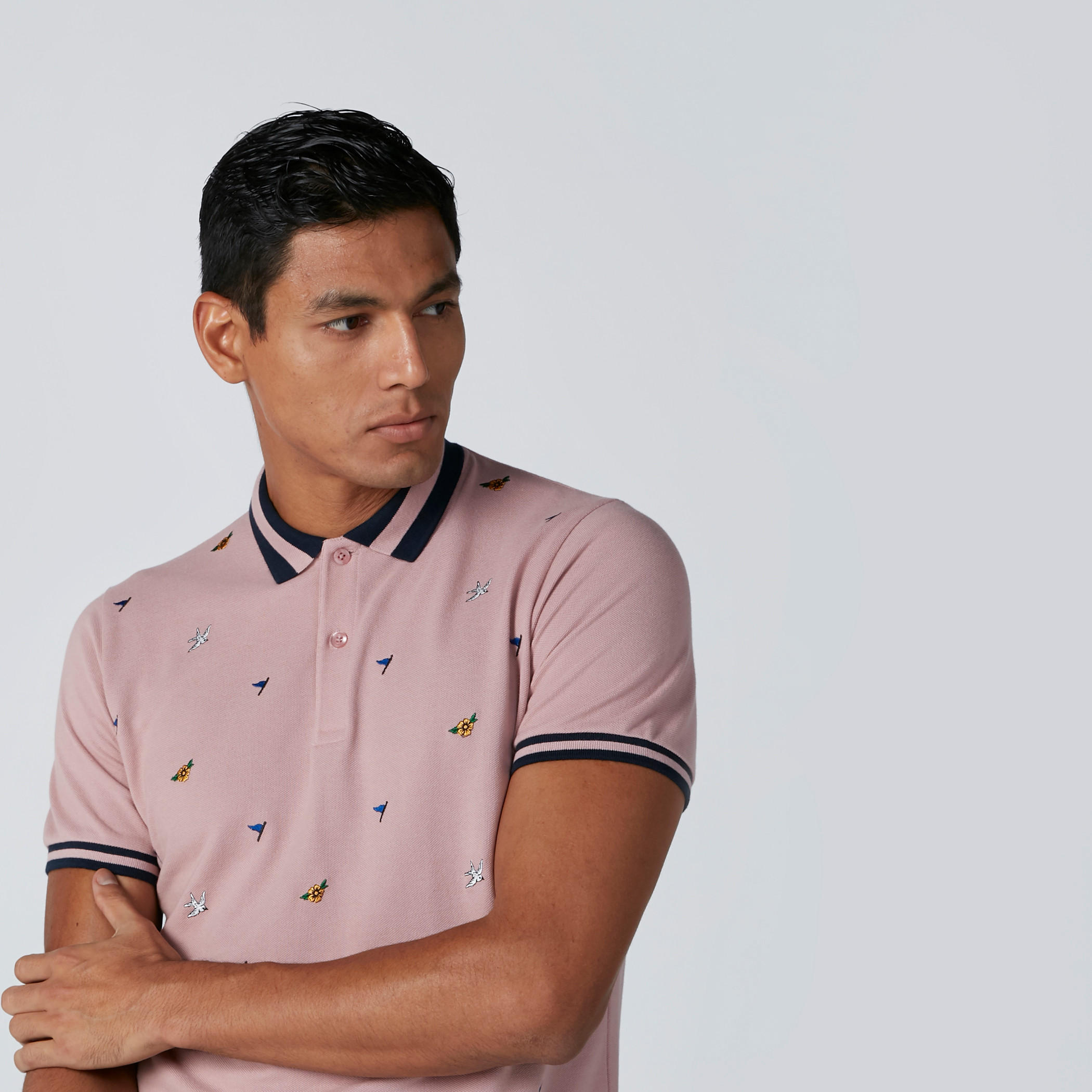 تيشيرت مطرّز بياقة بولو وأكمام قصيرة-men-clothing-tshirtsandpolos-polos-image-4