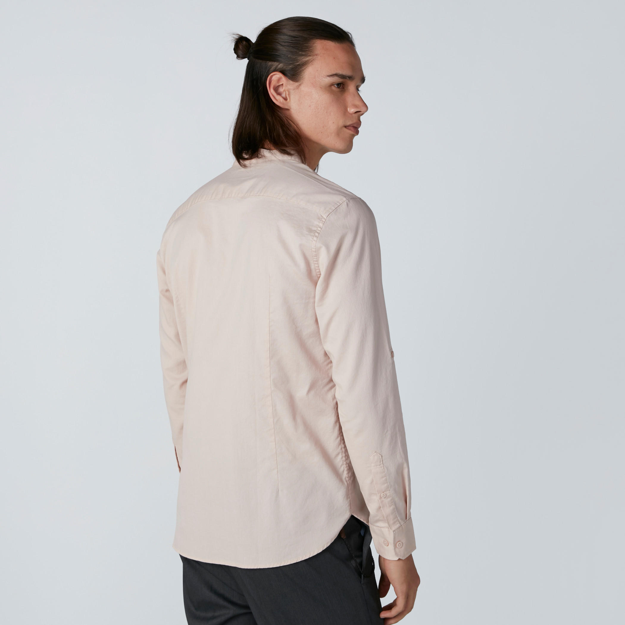 قميص بأكمام طويلة وياقة ماندارين وأزرار-men-clothing-shirts-image-2