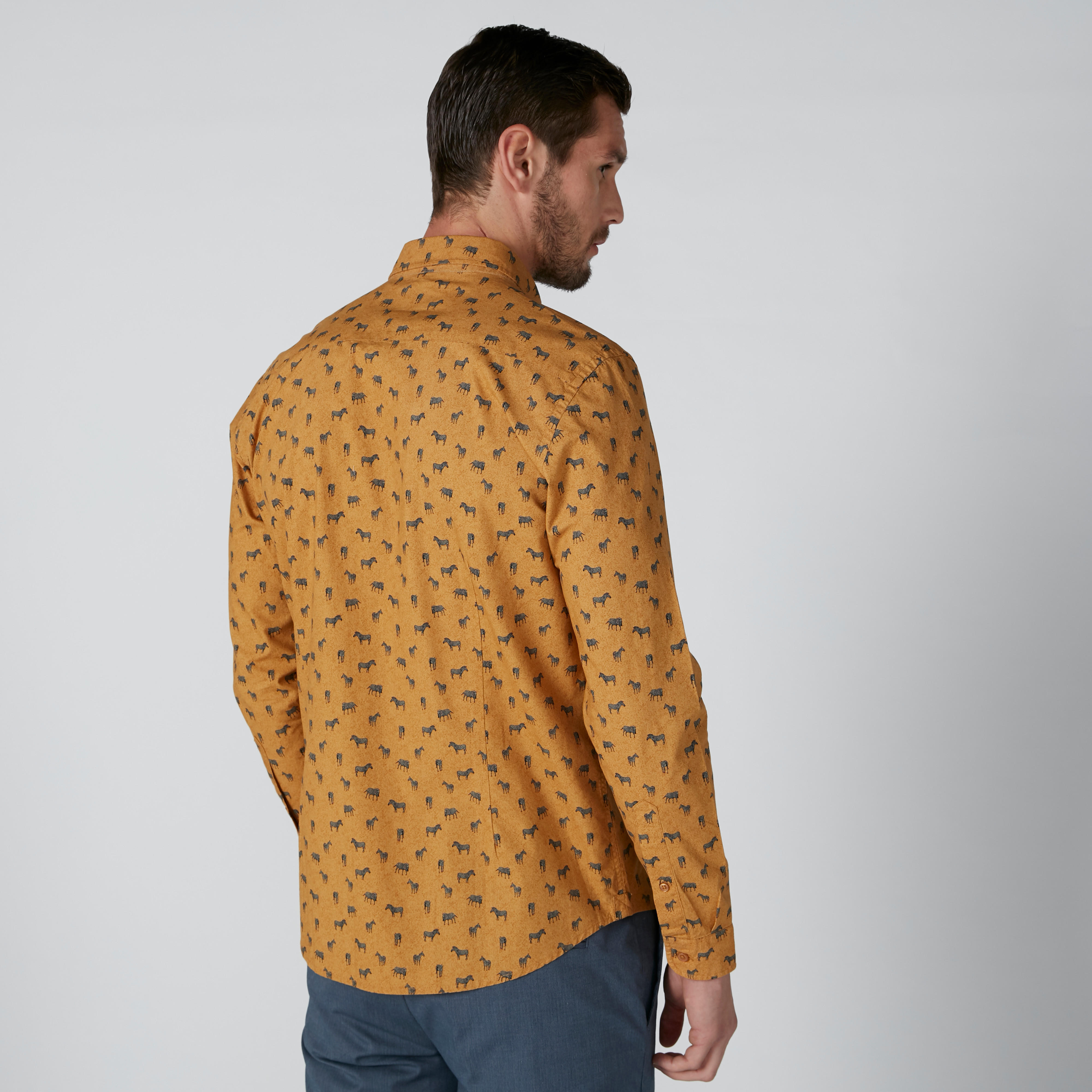 قميص بأكمام طويلة وأزرار وطبعات-men-clothing-shirts-image-3