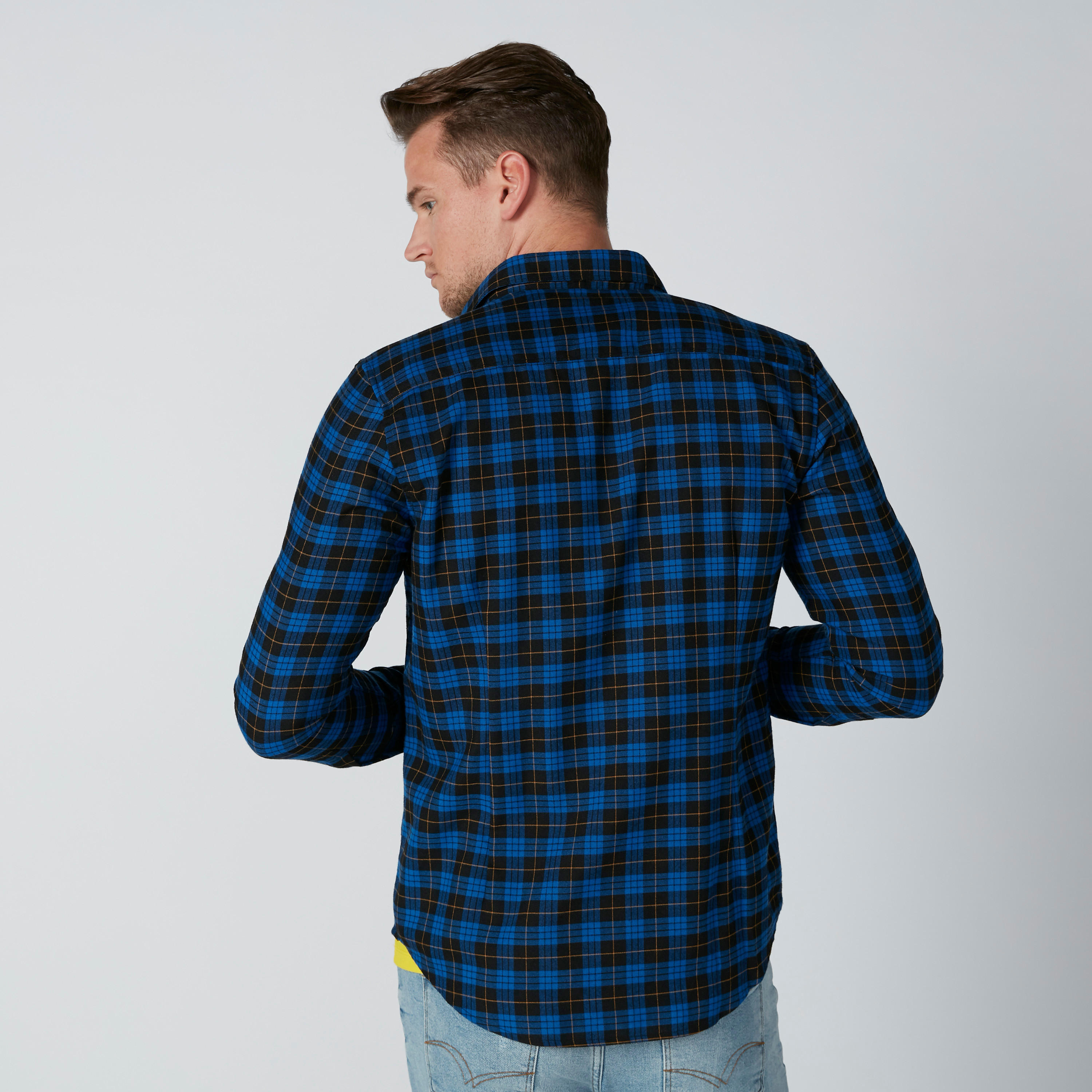 قميص كاروهات بأكمام طويلة وأزرار-men-clothing-shirts-image-3