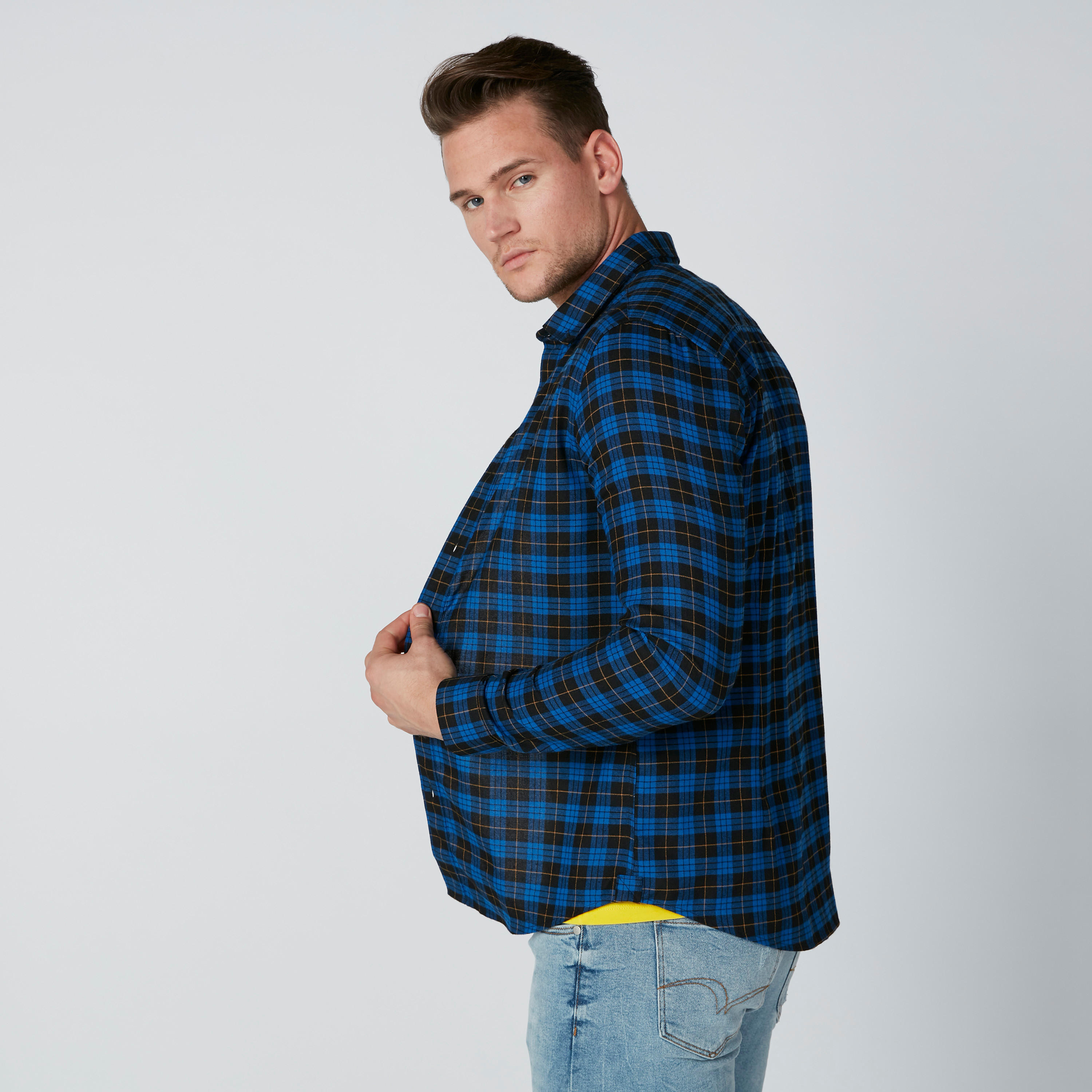 قميص كاروهات بأكمام طويلة وأزرار-men-clothing-shirts-image-5