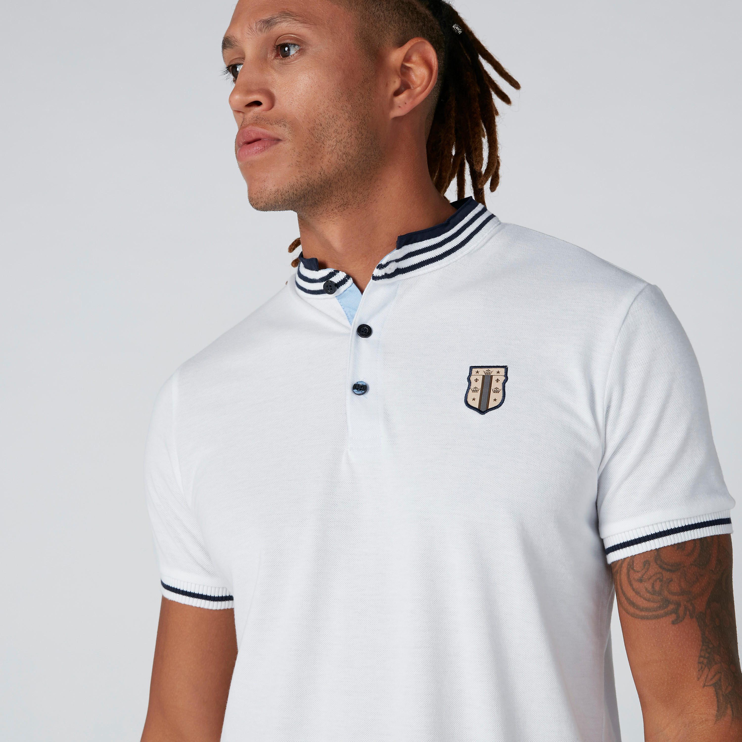 تيشيرت بياقة ماندارين وأكمام قصيرة-men-clothing-tshirtsandpolos-polos-image-5