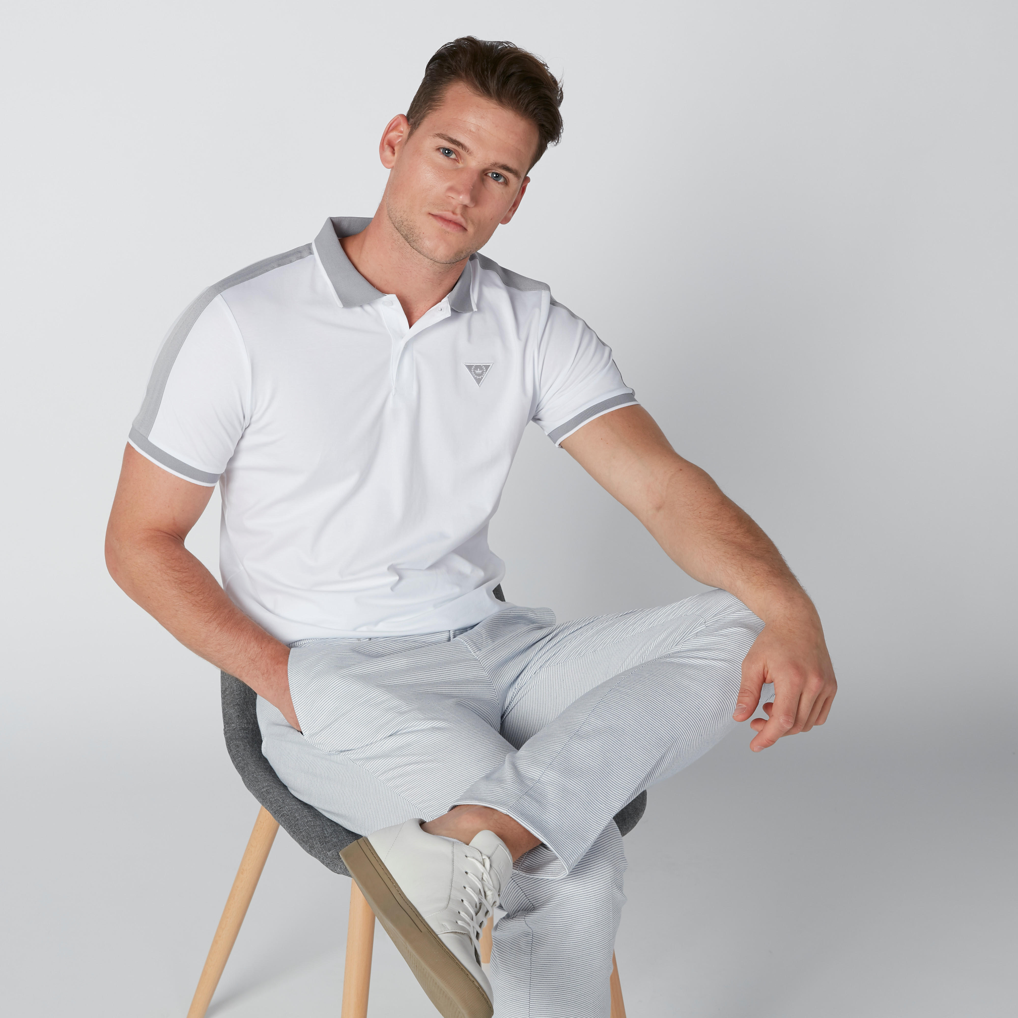 تيشيرت بقصّة عادية وياقة بولو وأكمام قصيرة-men-clothing-tshirtsandpolos-polos-image-1