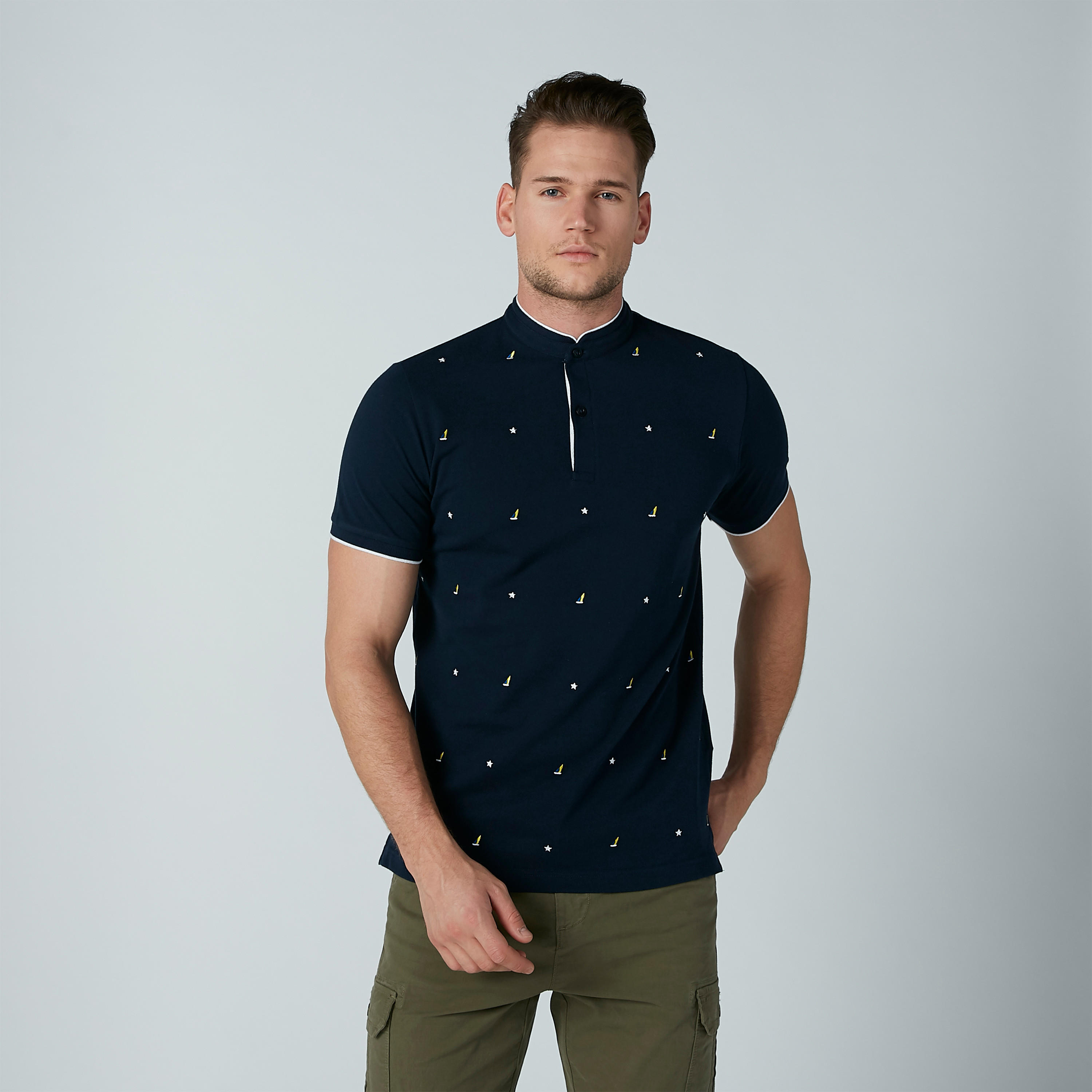 تيشيرت مطرّز بياقة ماندارين-men-clothing-tshirtsandpolos-polos-image-1
