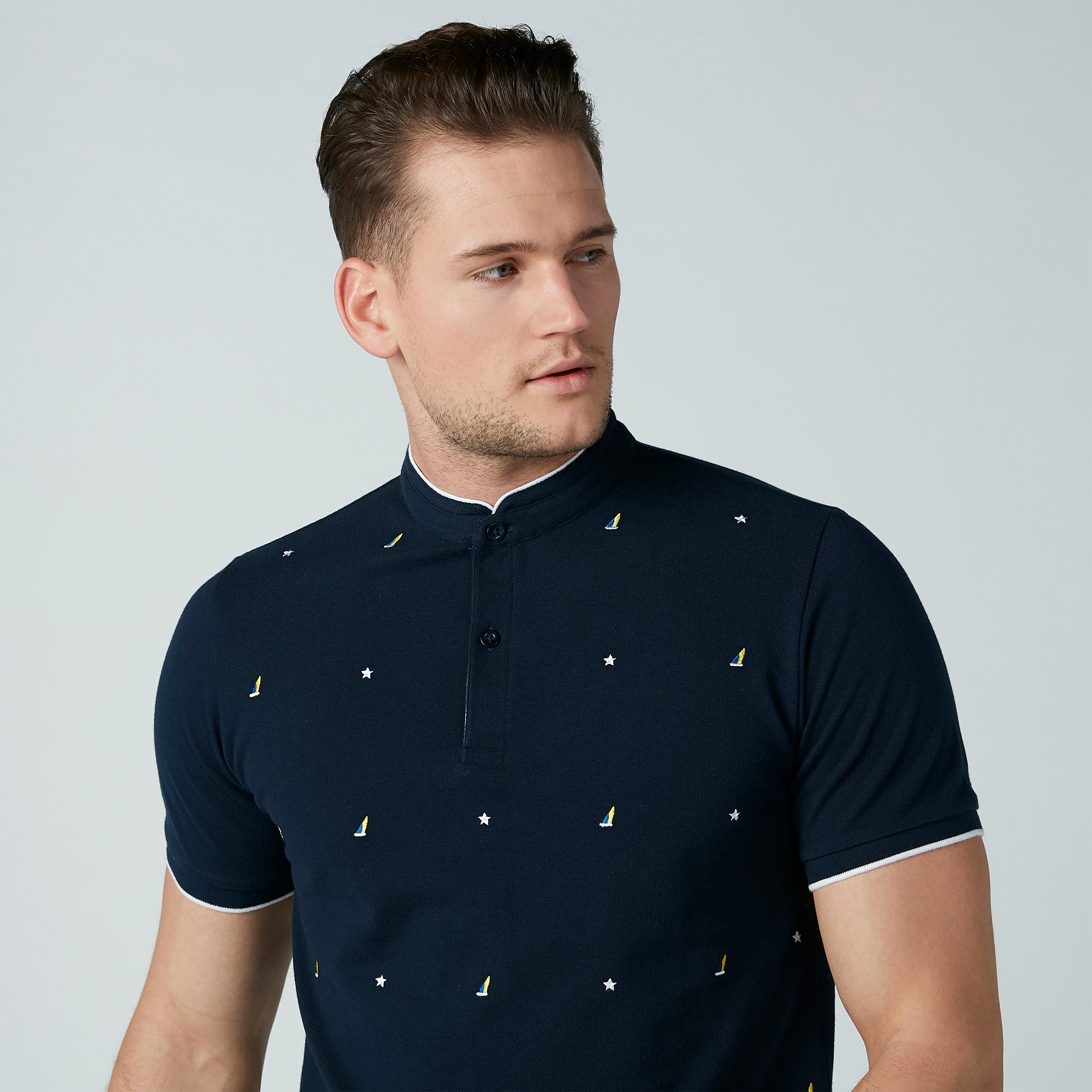 تيشيرت مطرّز بياقة ماندارين-men-clothing-tshirtsandpolos-polos-image-2