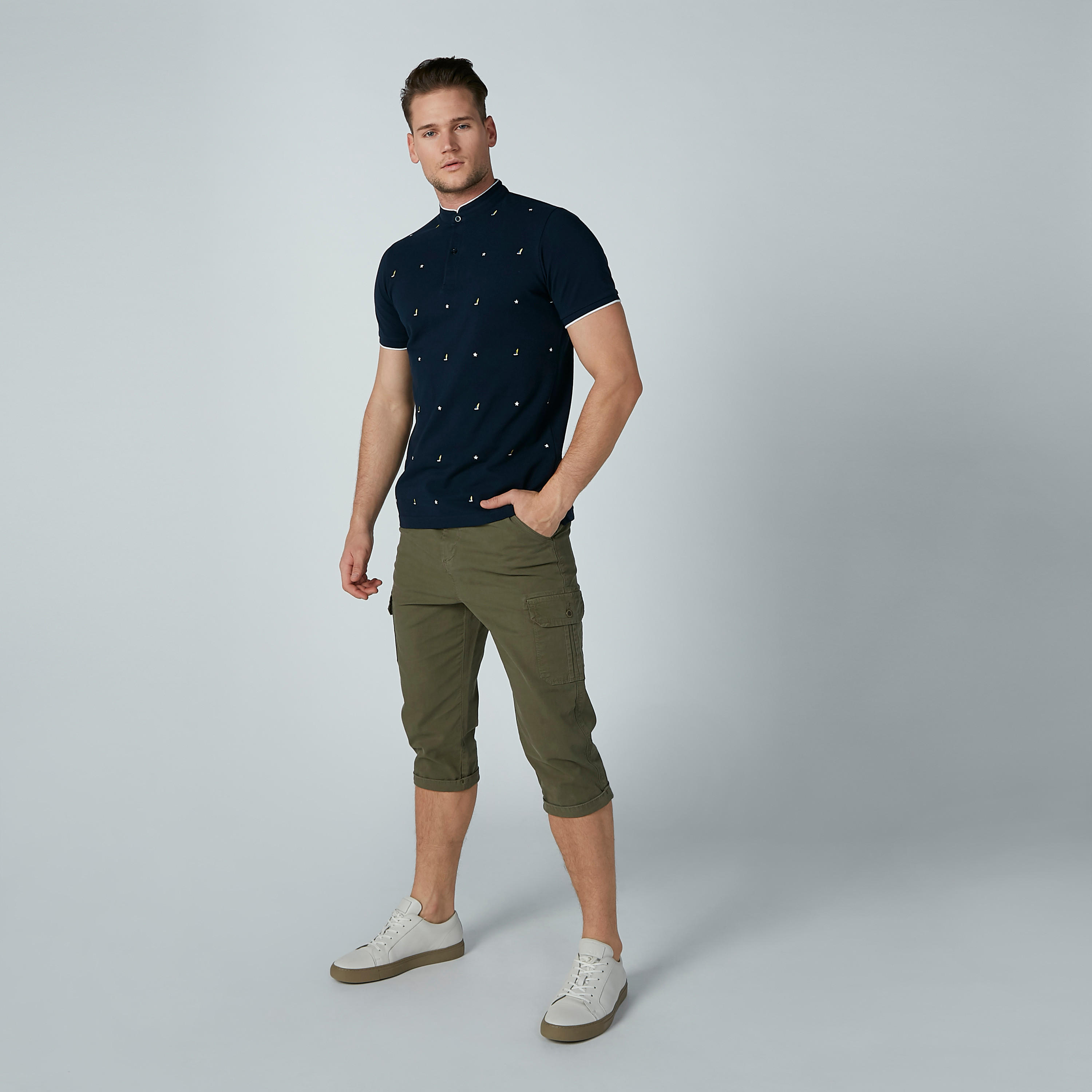 تيشيرت مطرّز بياقة ماندارين-men-clothing-tshirtsandpolos-polos-image-3