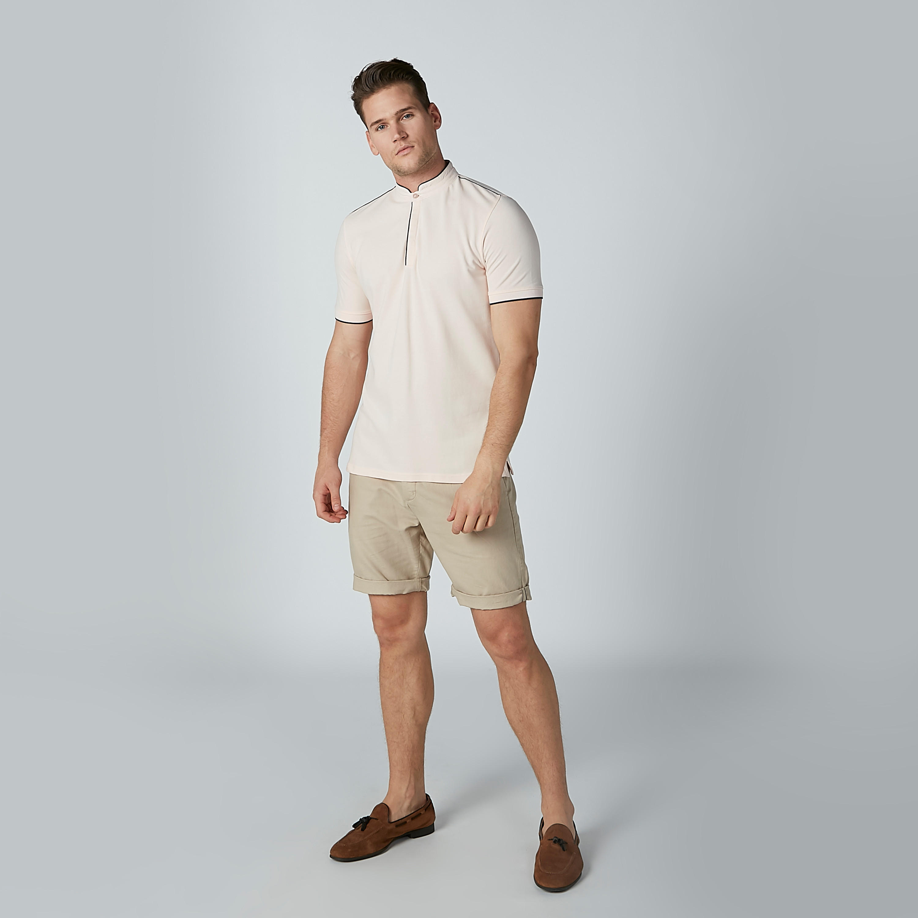 تيشيرت بياقة ماندارين وأكمام قصيرة ودرزات-men-clothing-tshirtsandpolos-polos-image-1