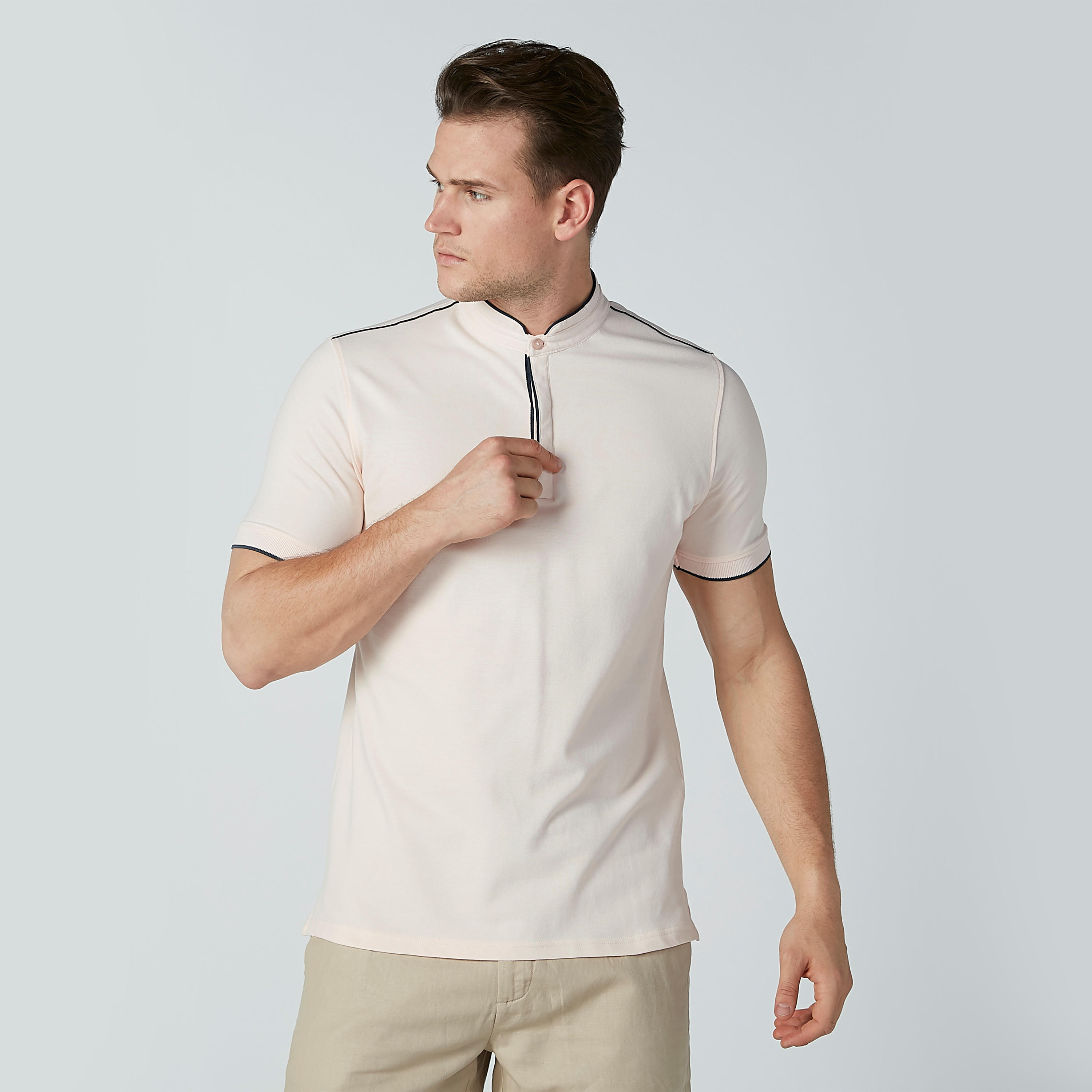 تيشيرت بياقة ماندارين وأكمام قصيرة ودرزات-men-clothing-tshirtsandpolos-polos-image-2