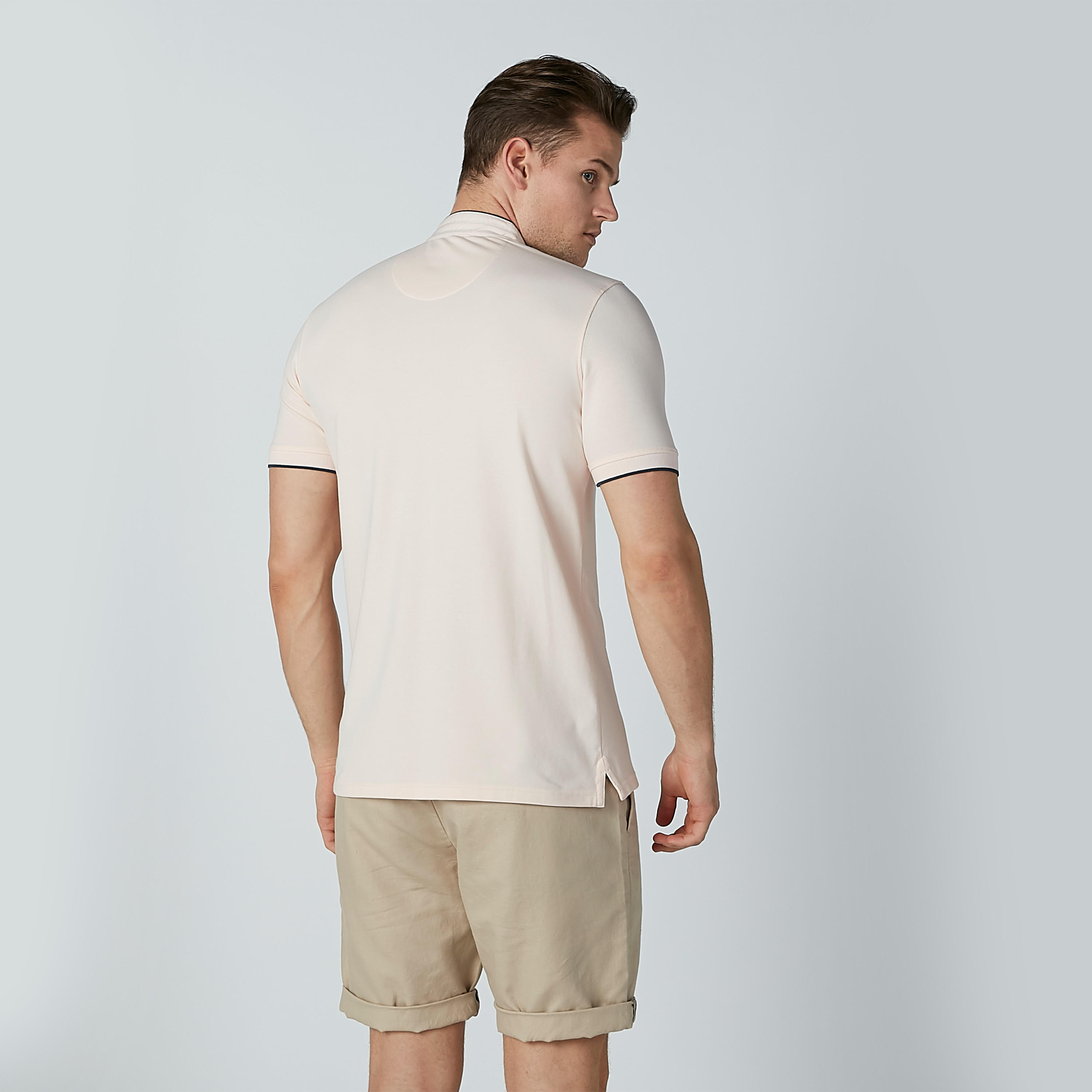 تيشيرت بياقة ماندارين وأكمام قصيرة ودرزات-men-clothing-tshirtsandpolos-polos-image-3