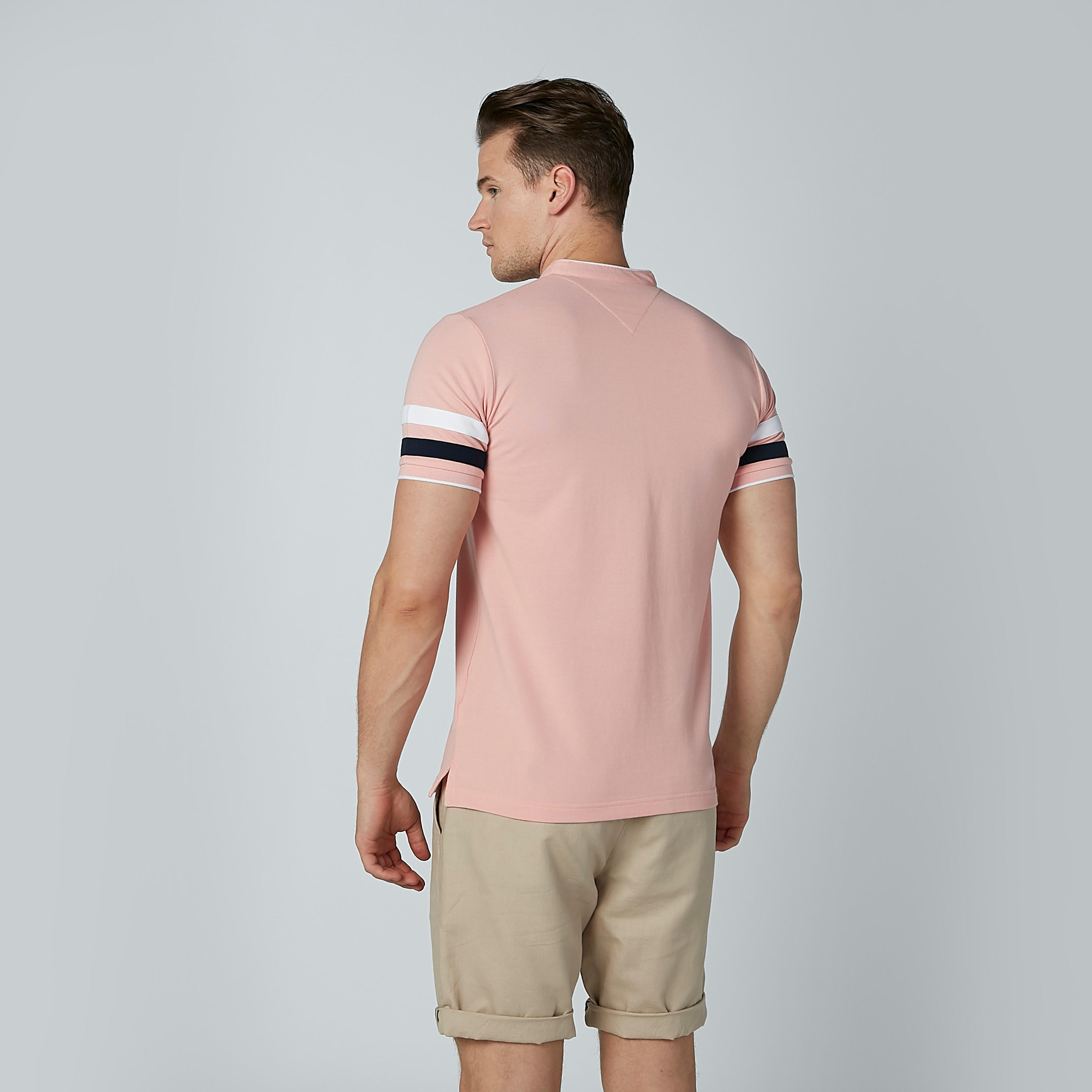 تيشيرت مقلّم بياقة ماندارين وأكمام قصيرة-men-clothing-tshirtsandpolos-polos-image-4