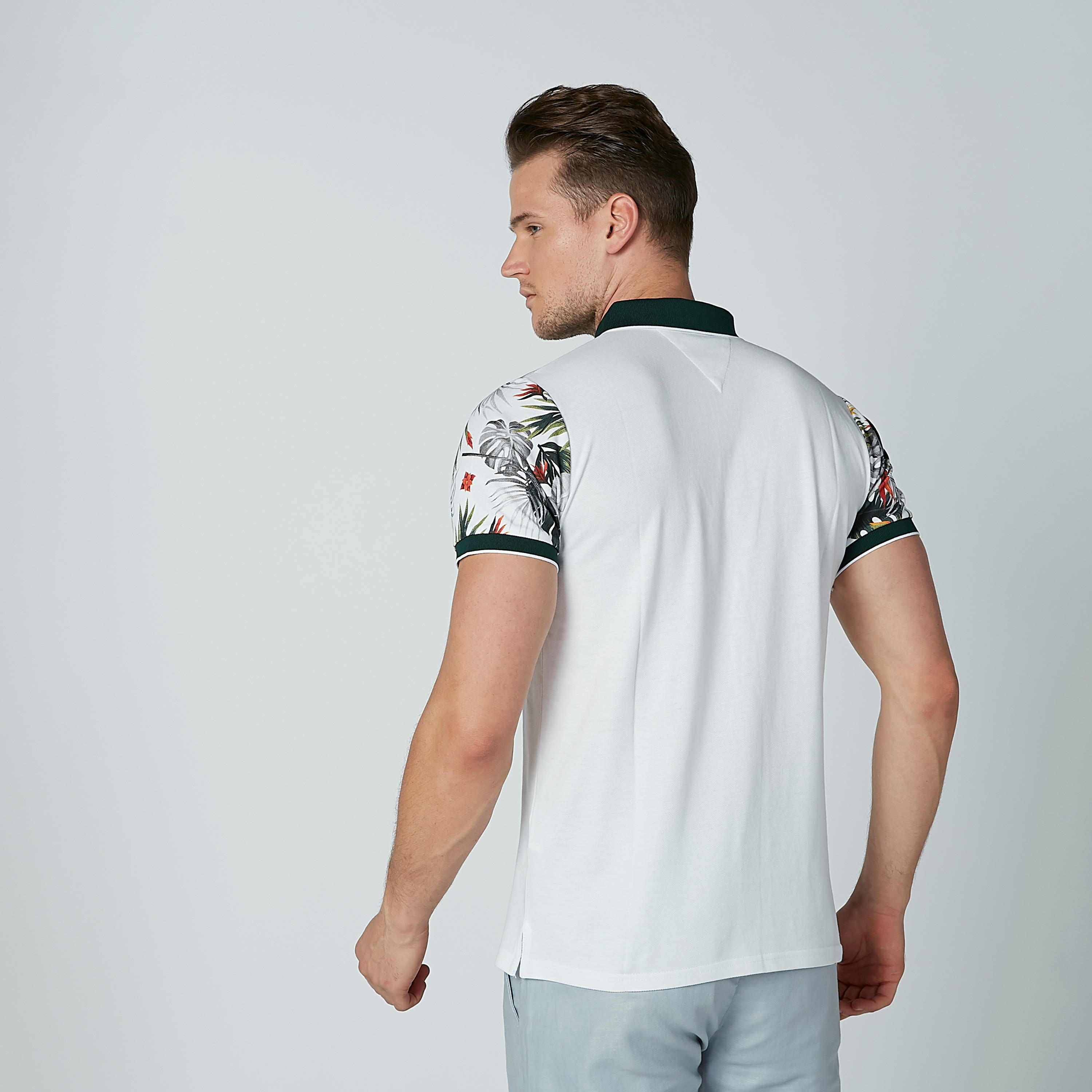 تيشيرت بياقة بولو وأكمام قصيرة وطبعات زهرية-men-clothing-tshirtsandpolos-polos-image-4