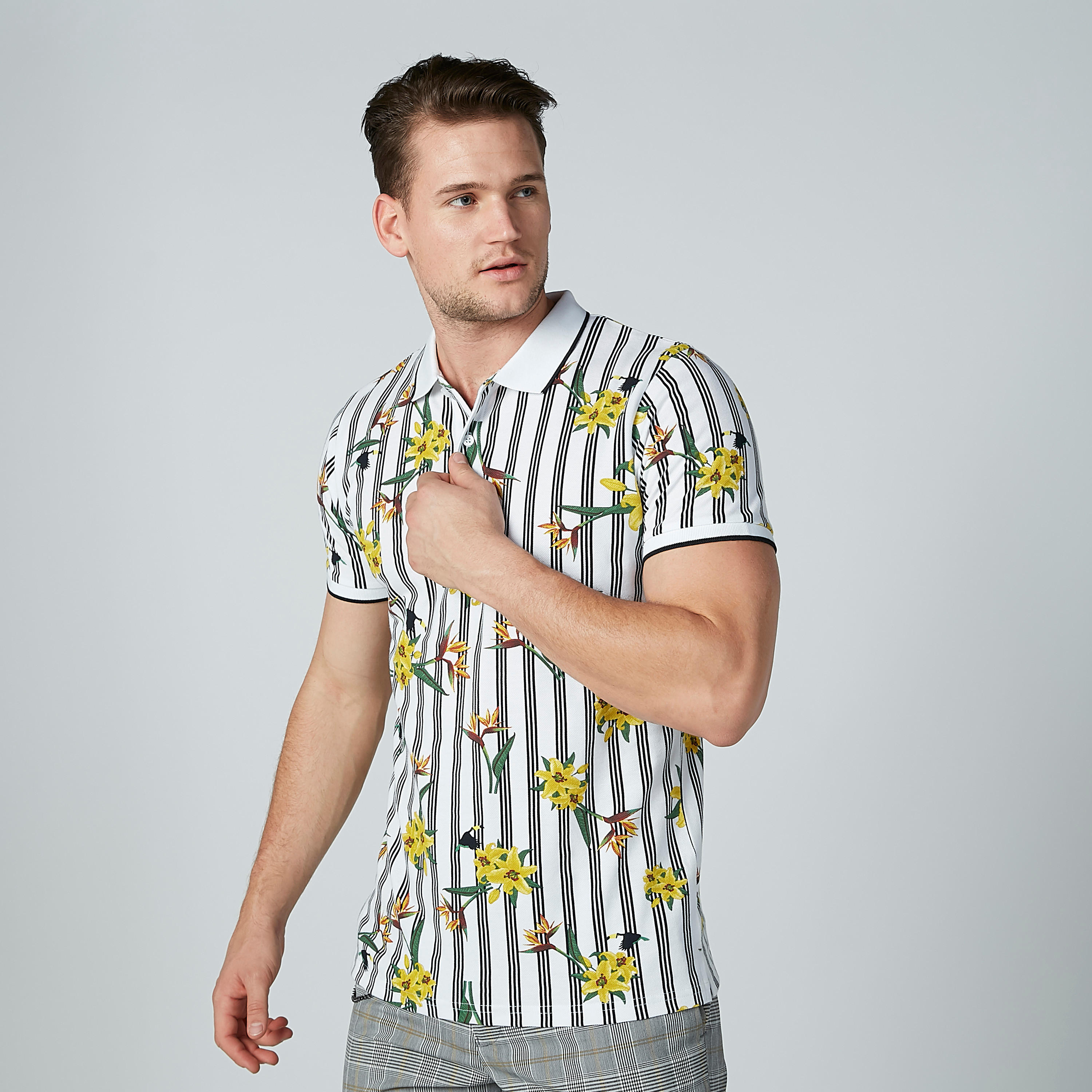 تيشيرت بياقة بولو وأكمام قصيرة وطبعات زهرية-men-clothing-tshirtsandpolos-polos-image-1