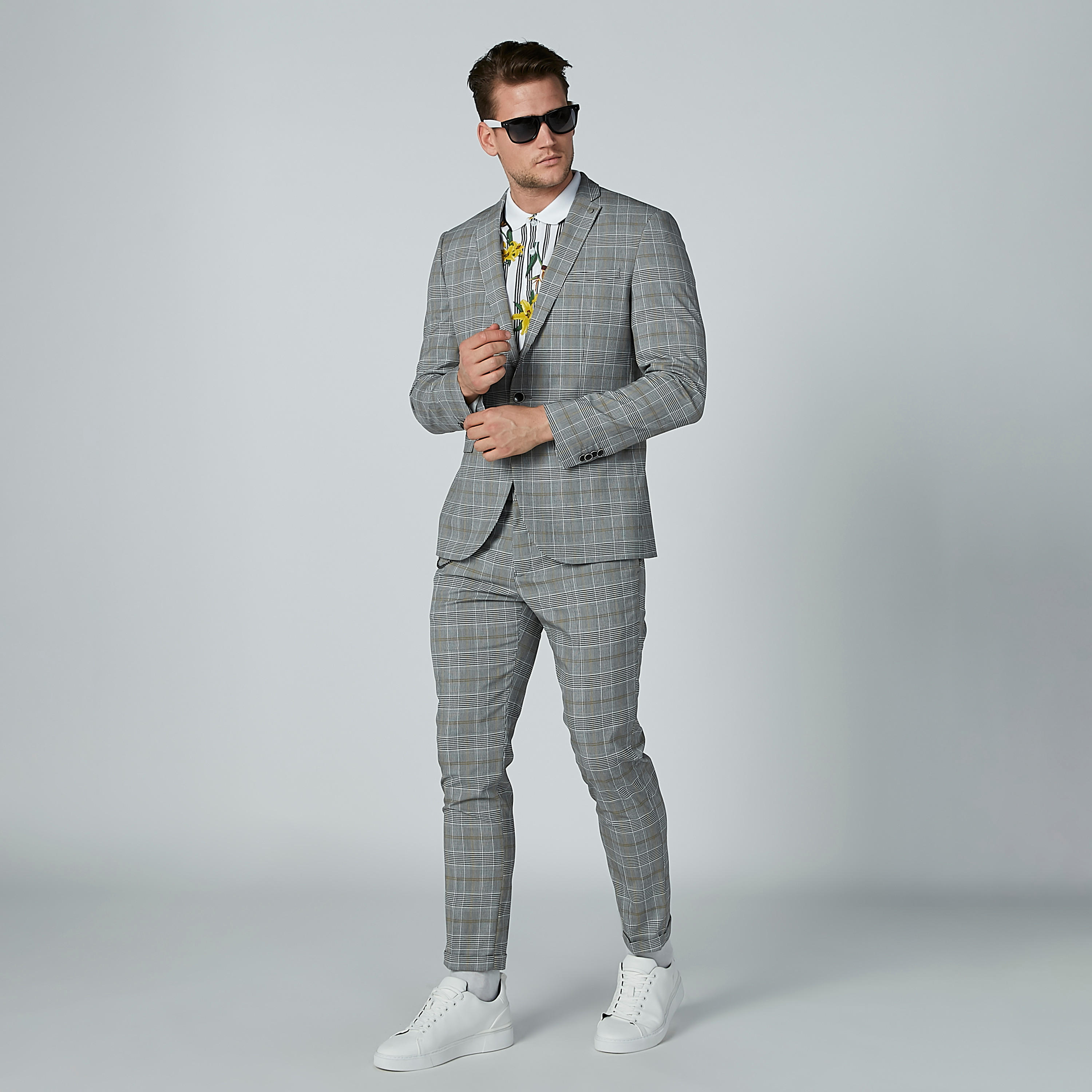 تيشيرت بياقة بولو وأكمام قصيرة وطبعات زهرية-men-clothing-tshirtsandpolos-polos-image-2