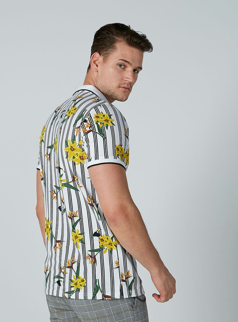 تيشيرت بياقة بولو وأكمام قصيرة وطبعات زهرية-men-clothing-tshirtsandpolos-polos-image-4