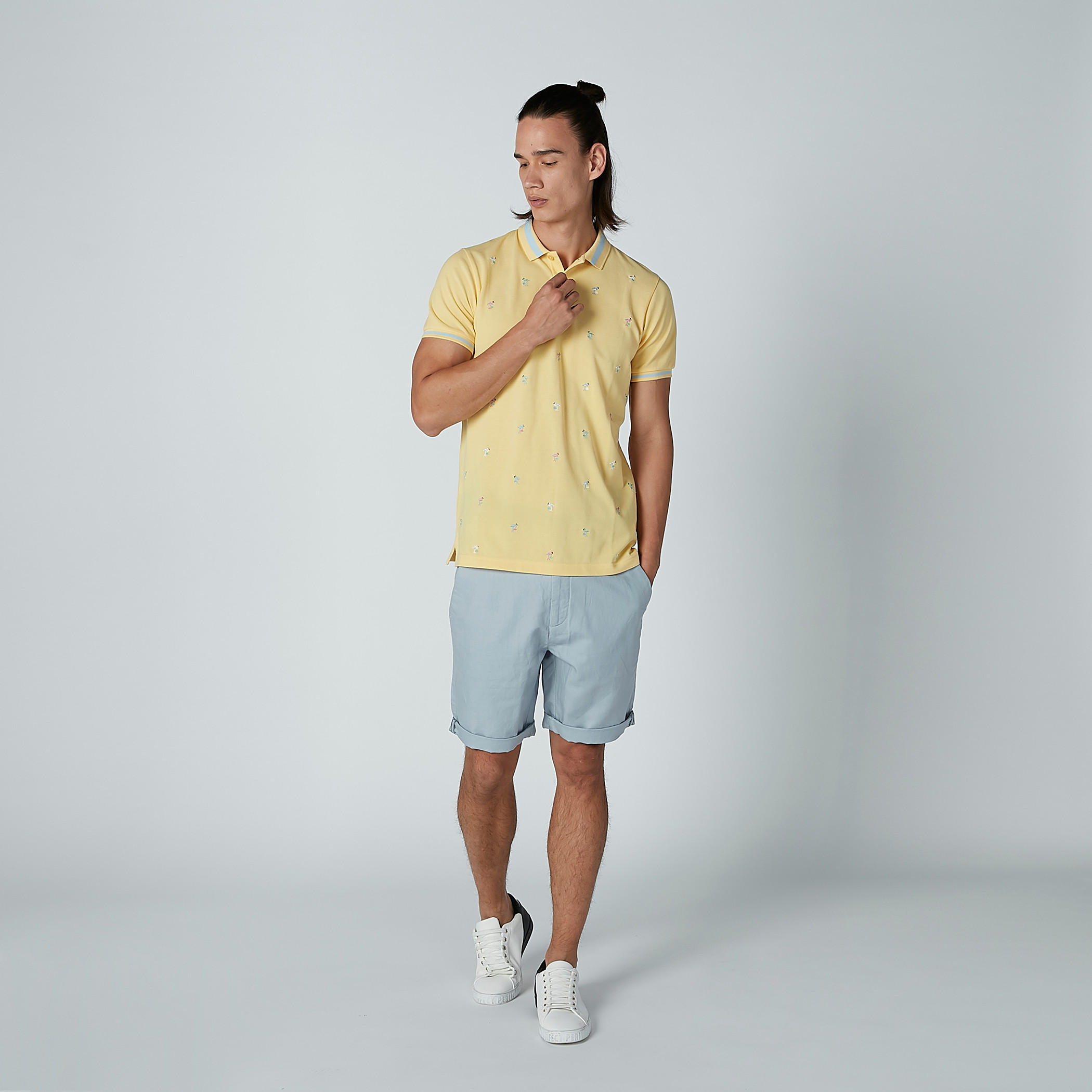 تيشيرت مطرّز بياقة بولو وأكمام قصيرة-men-clothing-tshirtsandpolos-polos-image-2