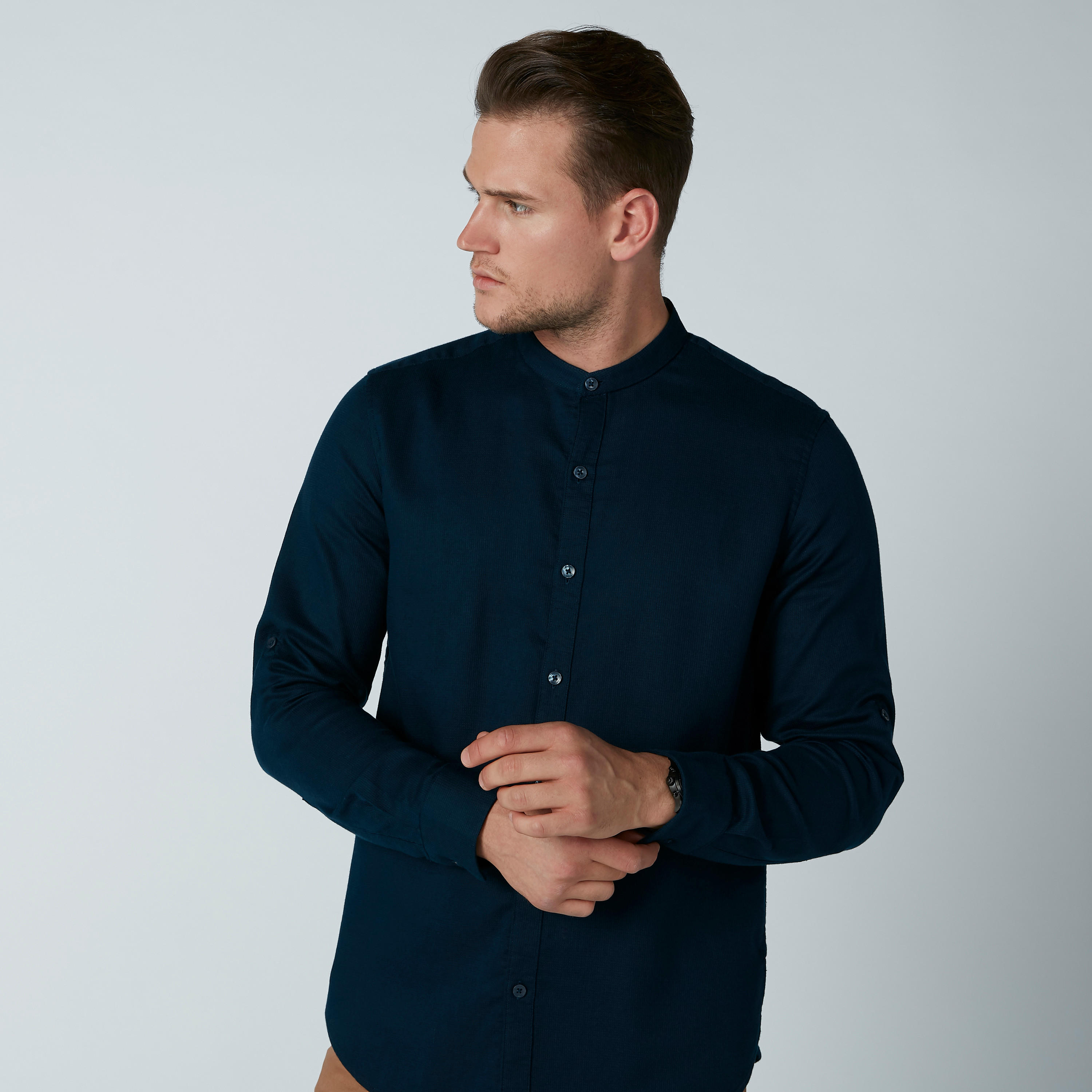 قميص بياقة ماندارين وأكمام طويلة-men-clothing-shirts-image-2